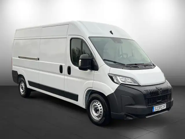Peugeot Boxer view 2
