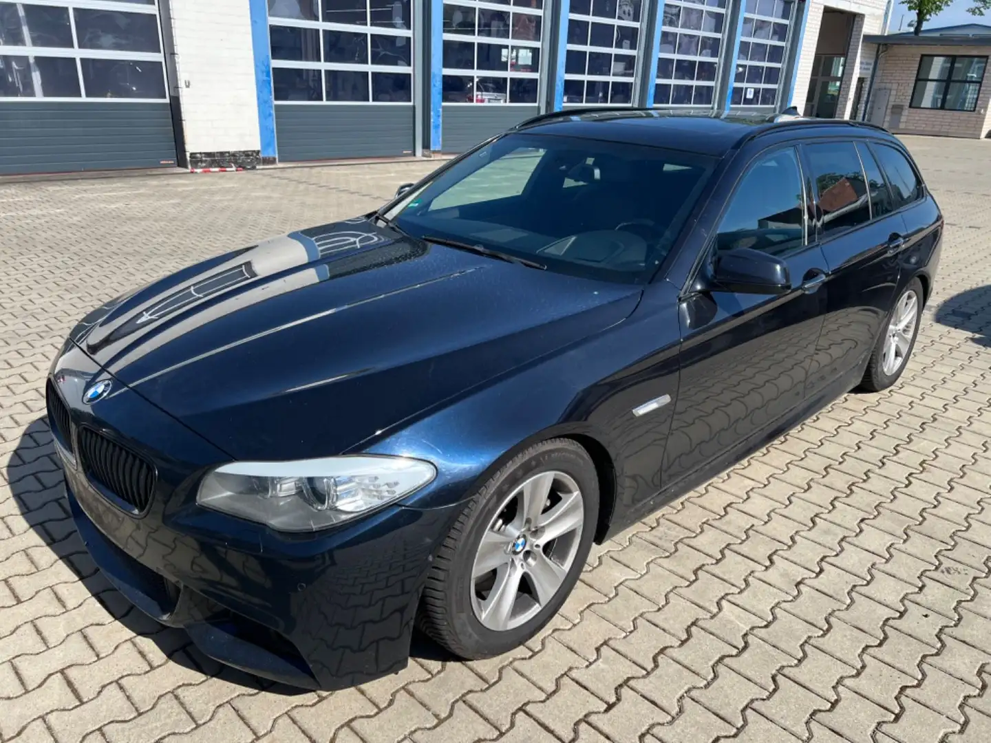 BMW 535 d Touring, Pano, Vollleder, Motorproblem Schwarz - 1