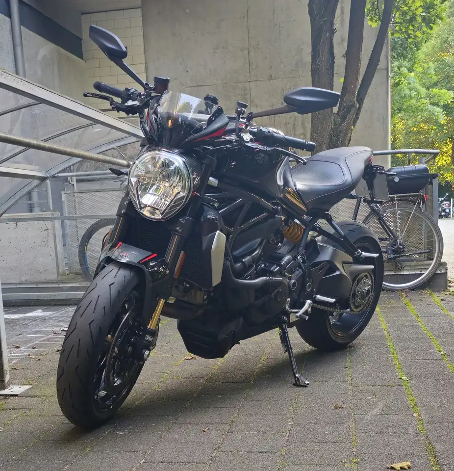 Ducati Monster 1200