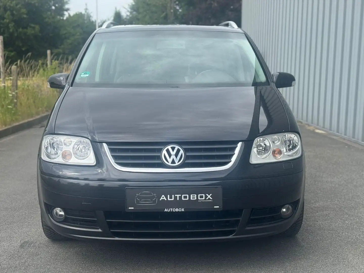 Volkswagen Touran Highline *LEDER*SHZ*KLIMA*SHD*1 HAND* Schwarz - 2