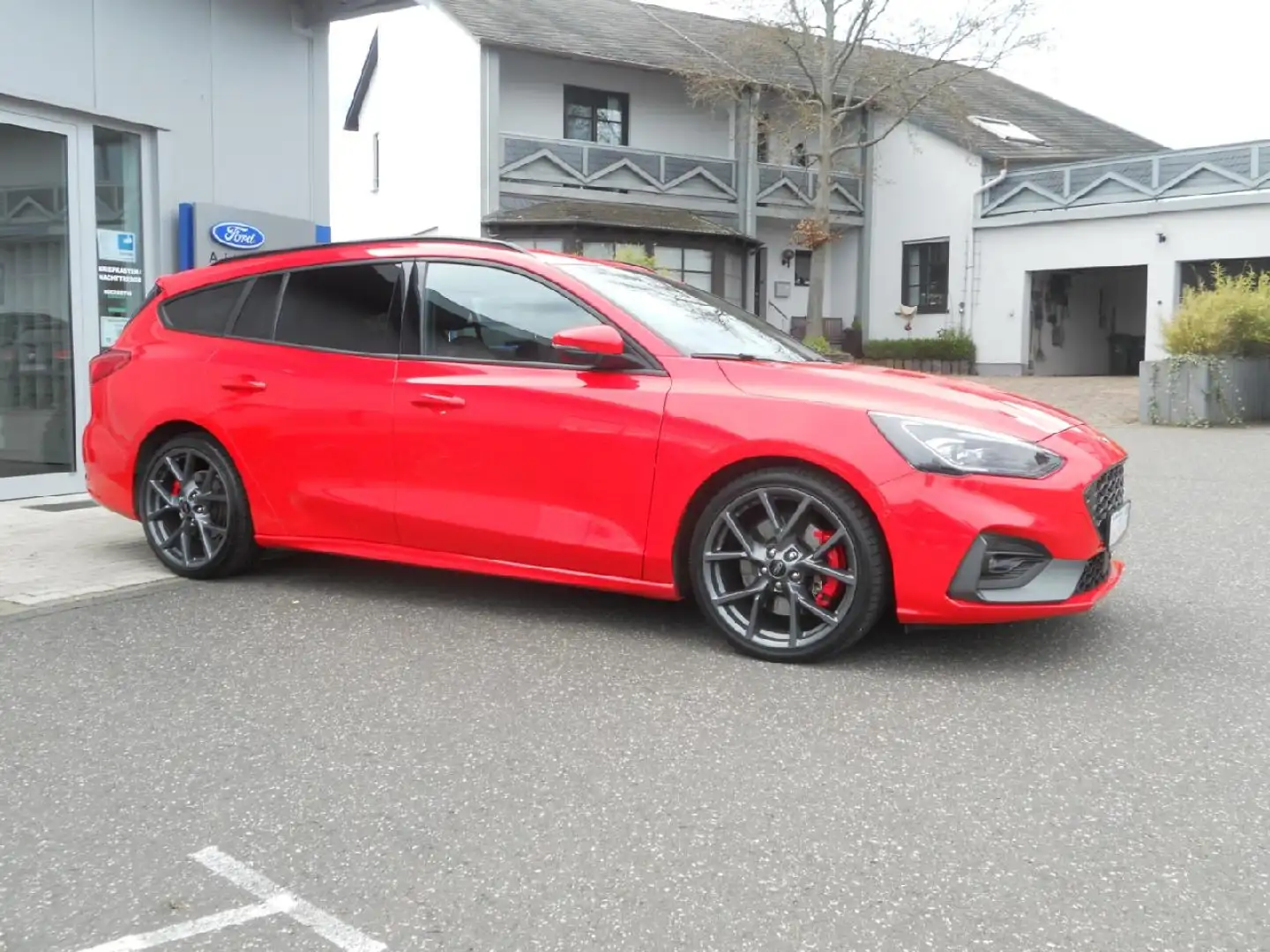Ford Focus ST Red - 1
