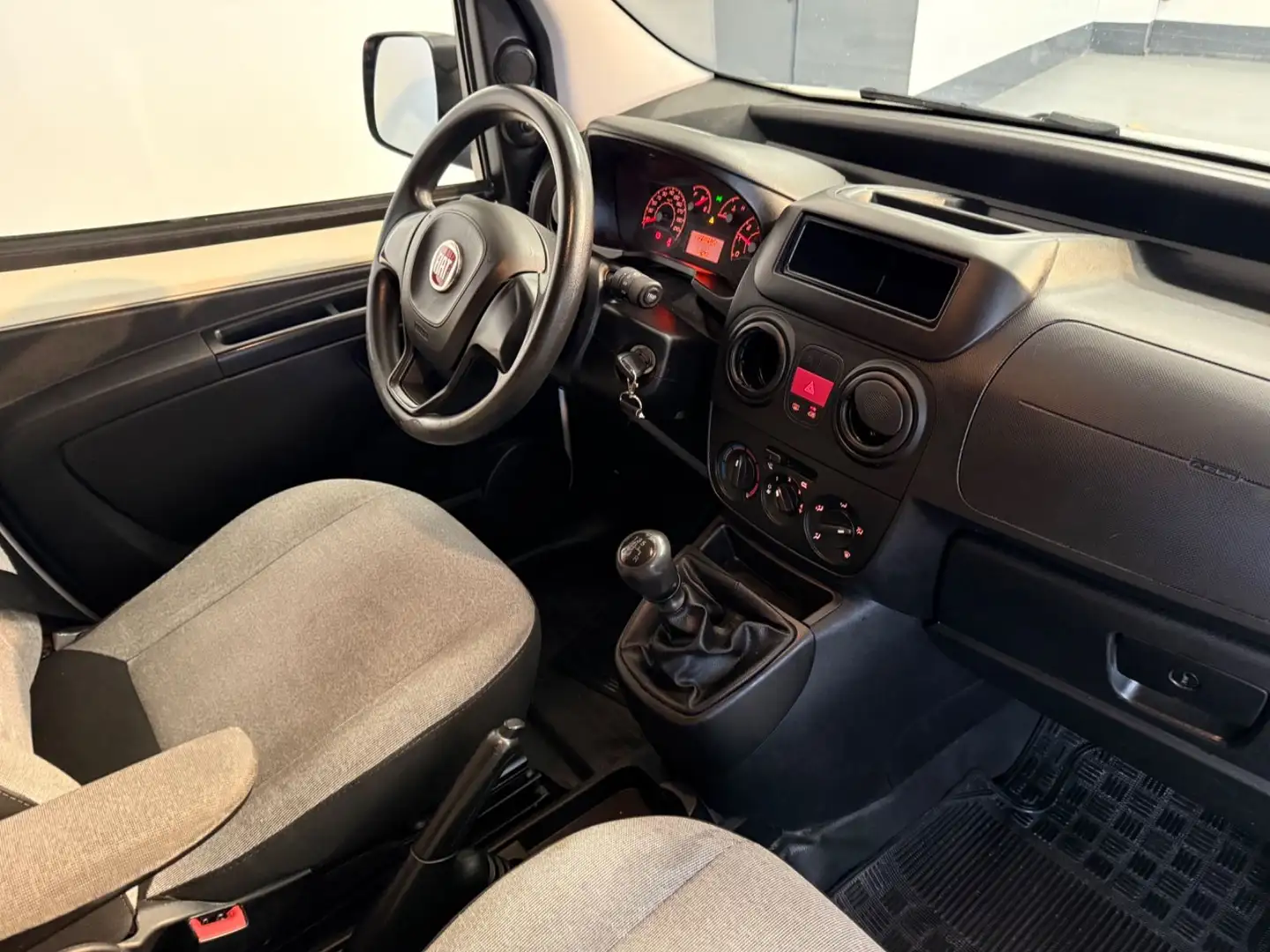 Fiat Fiorino FIORINO 1.4 SX KASTEN*2-SITZER*SCHIEBETÜR*ZV* Weiß - 2