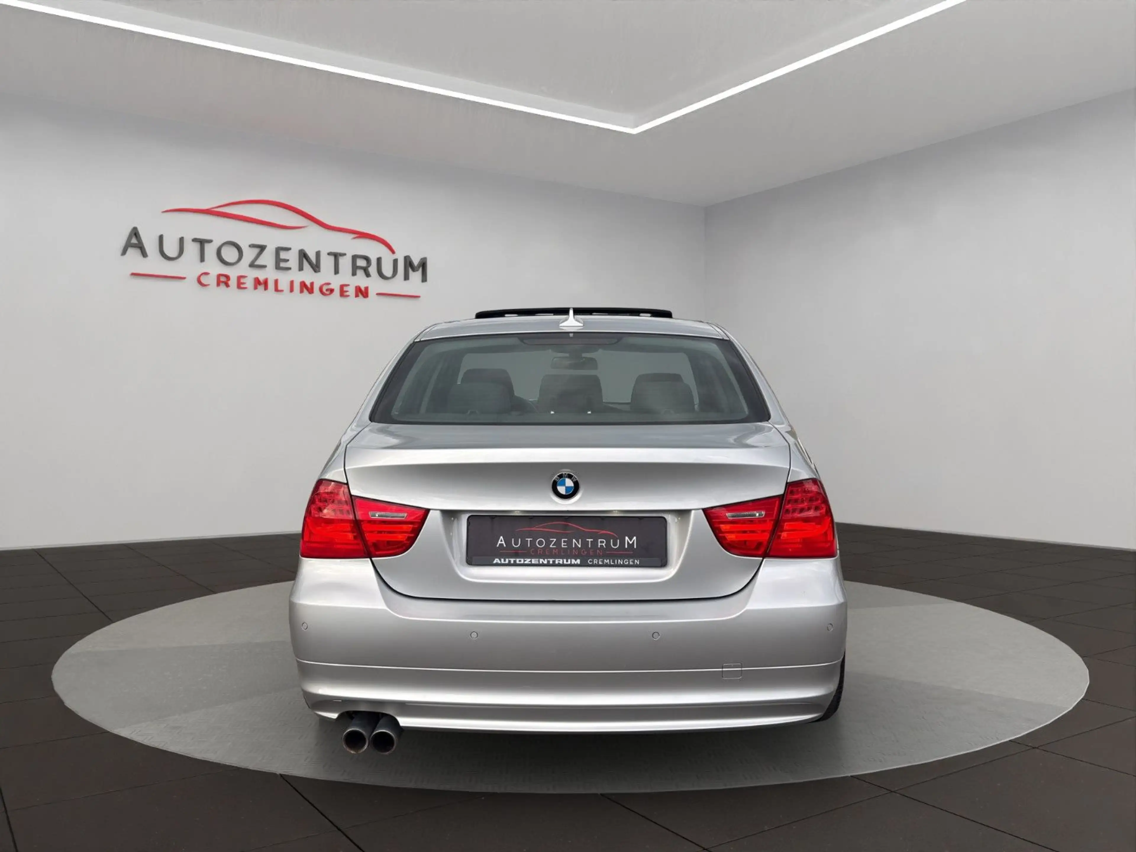 BMW 325 d AUT. eGSD NAVI PDC XENON SHZ AHK TEMP M640 — photo 6
