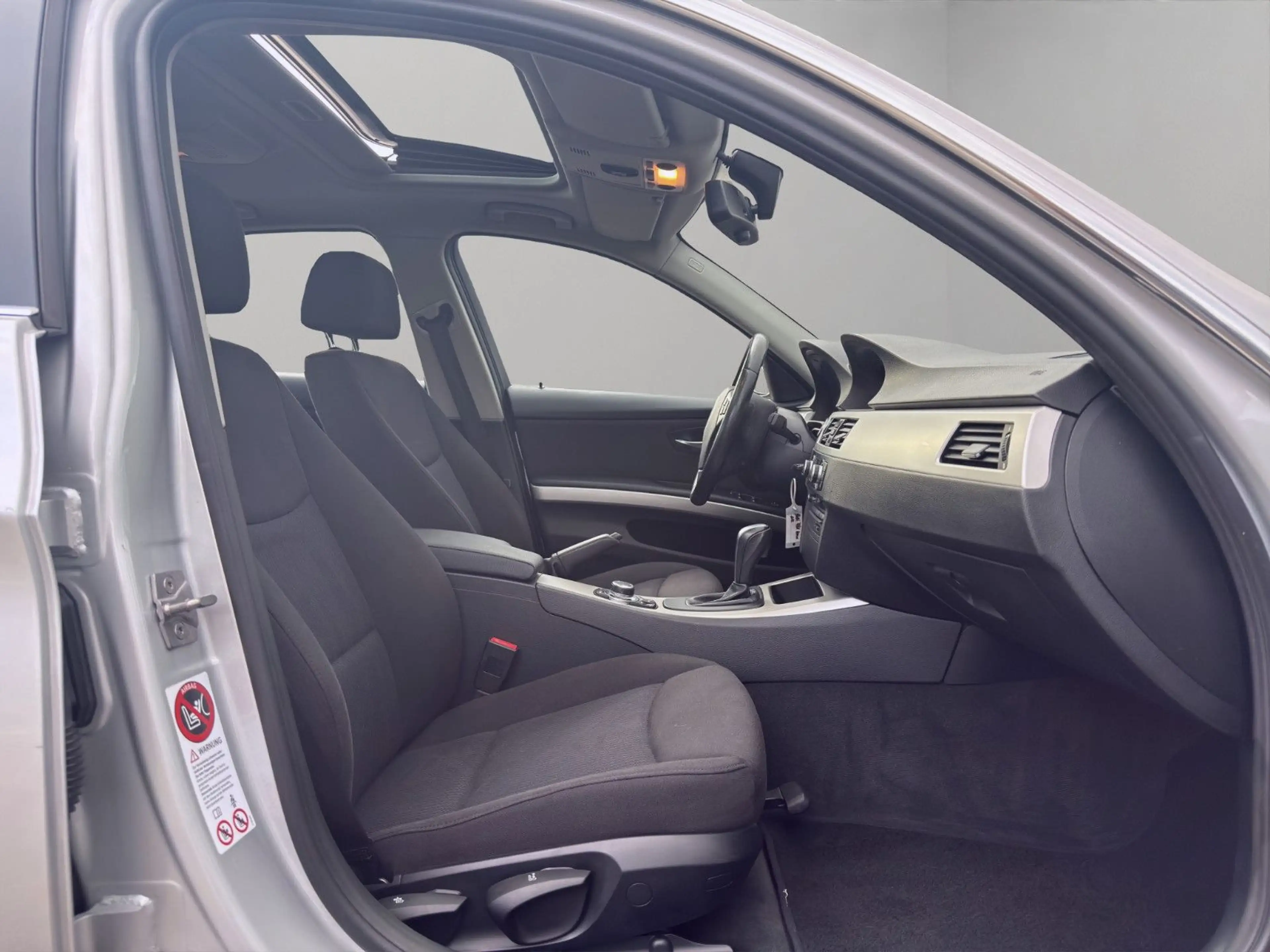 BMW 325 d AUT. eGSD NAVI PDC XENON SHZ AHK TEMP M640 — photo 12