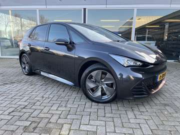 Business Plus 62 kWh / Camera / carplay / Led / St