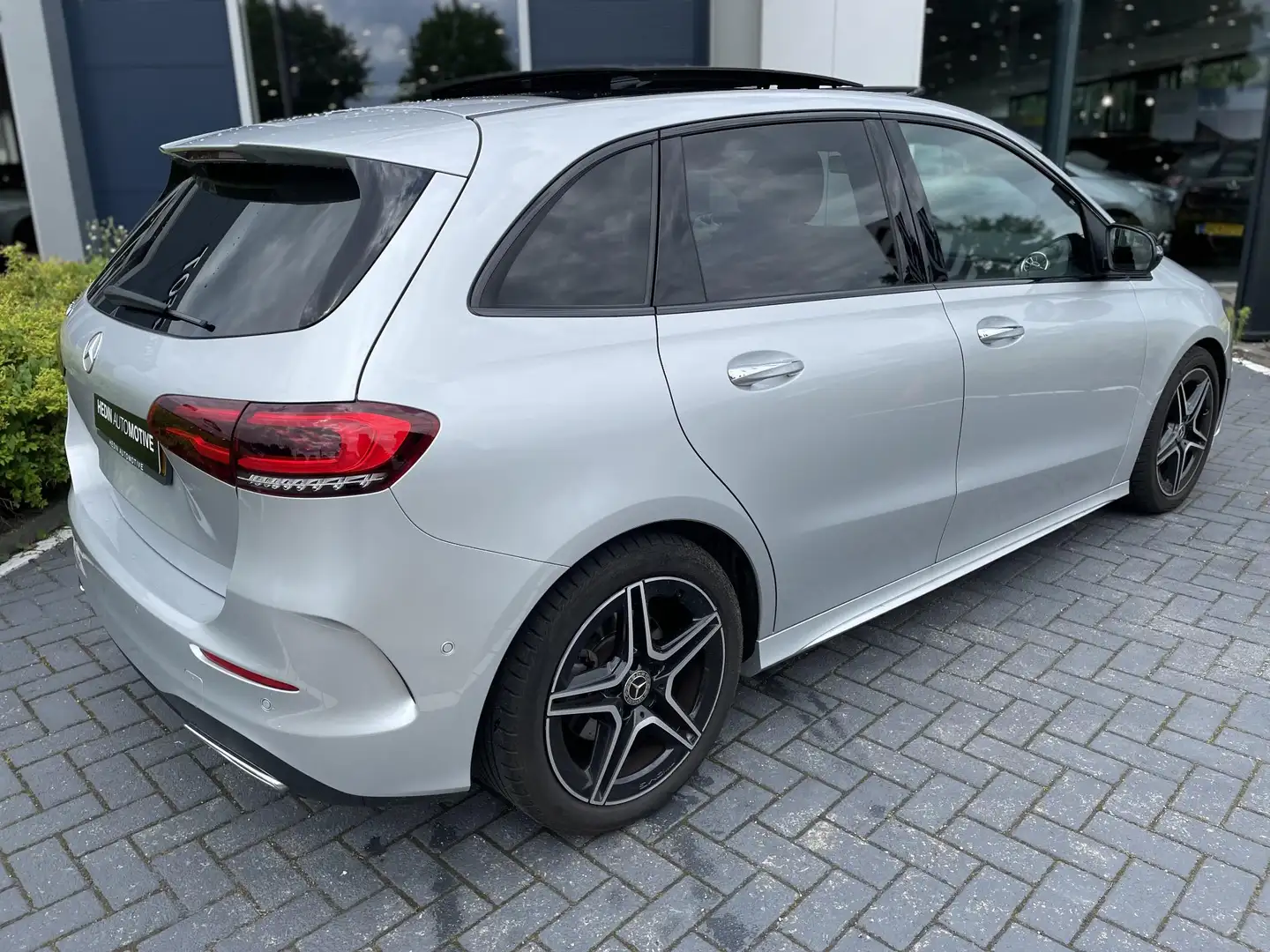 Mercedes-Benz B 200 Premium | Kantel/schuifdak | Cruise | AMG-Line Grijs - 2