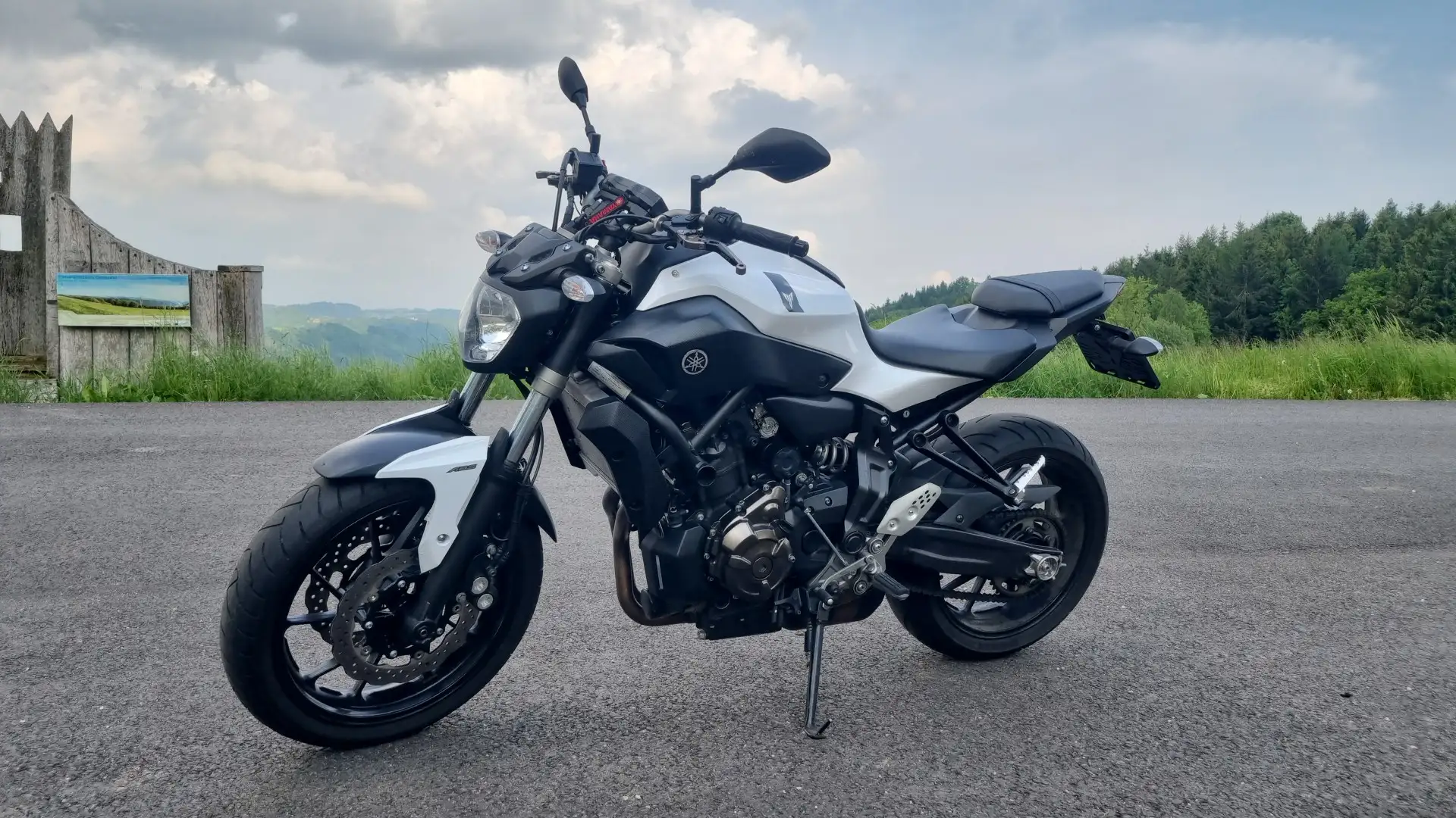 Yamaha MT-07 White - 1