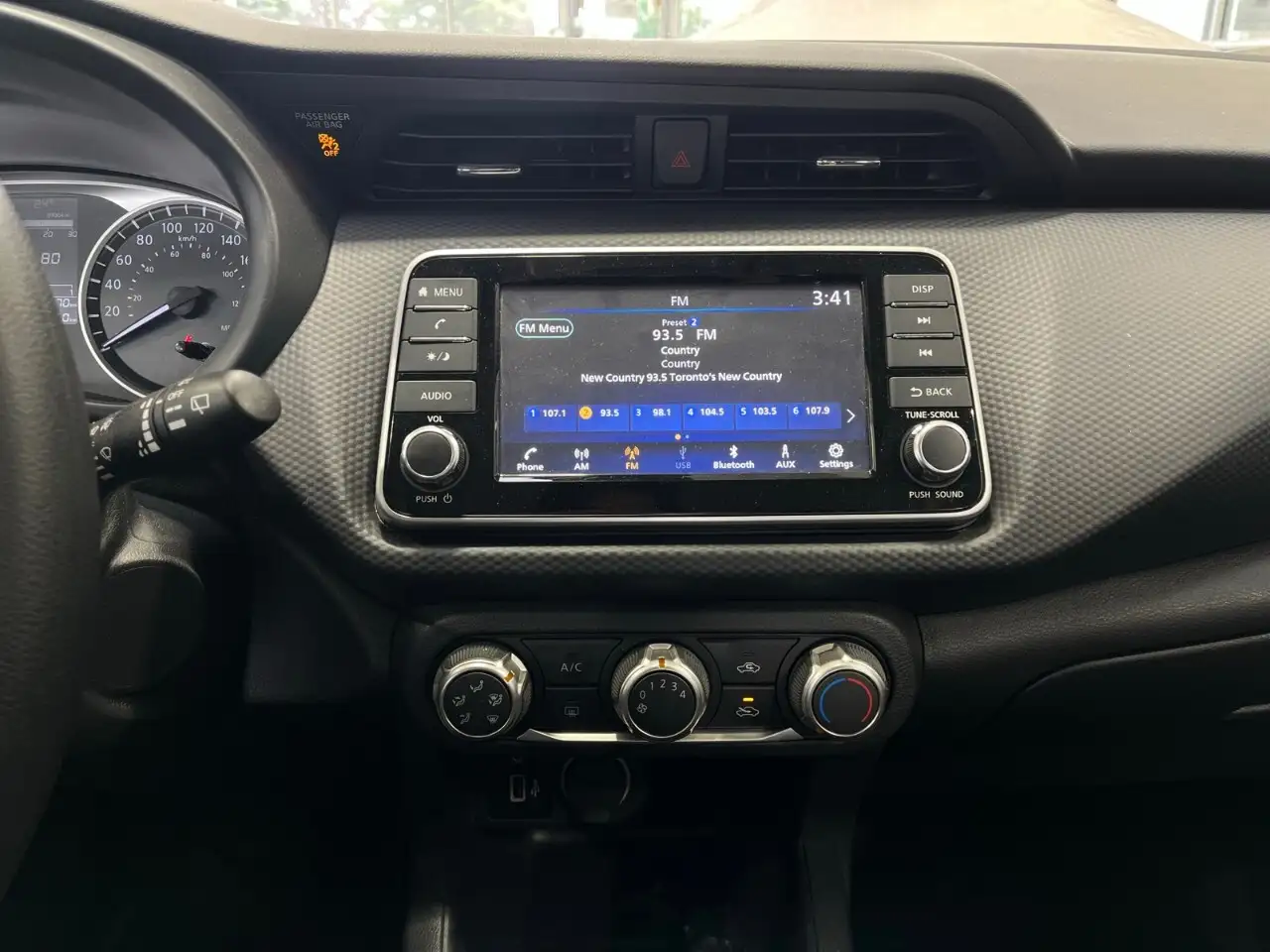 Nissan Kicks photo Nissan Kicks