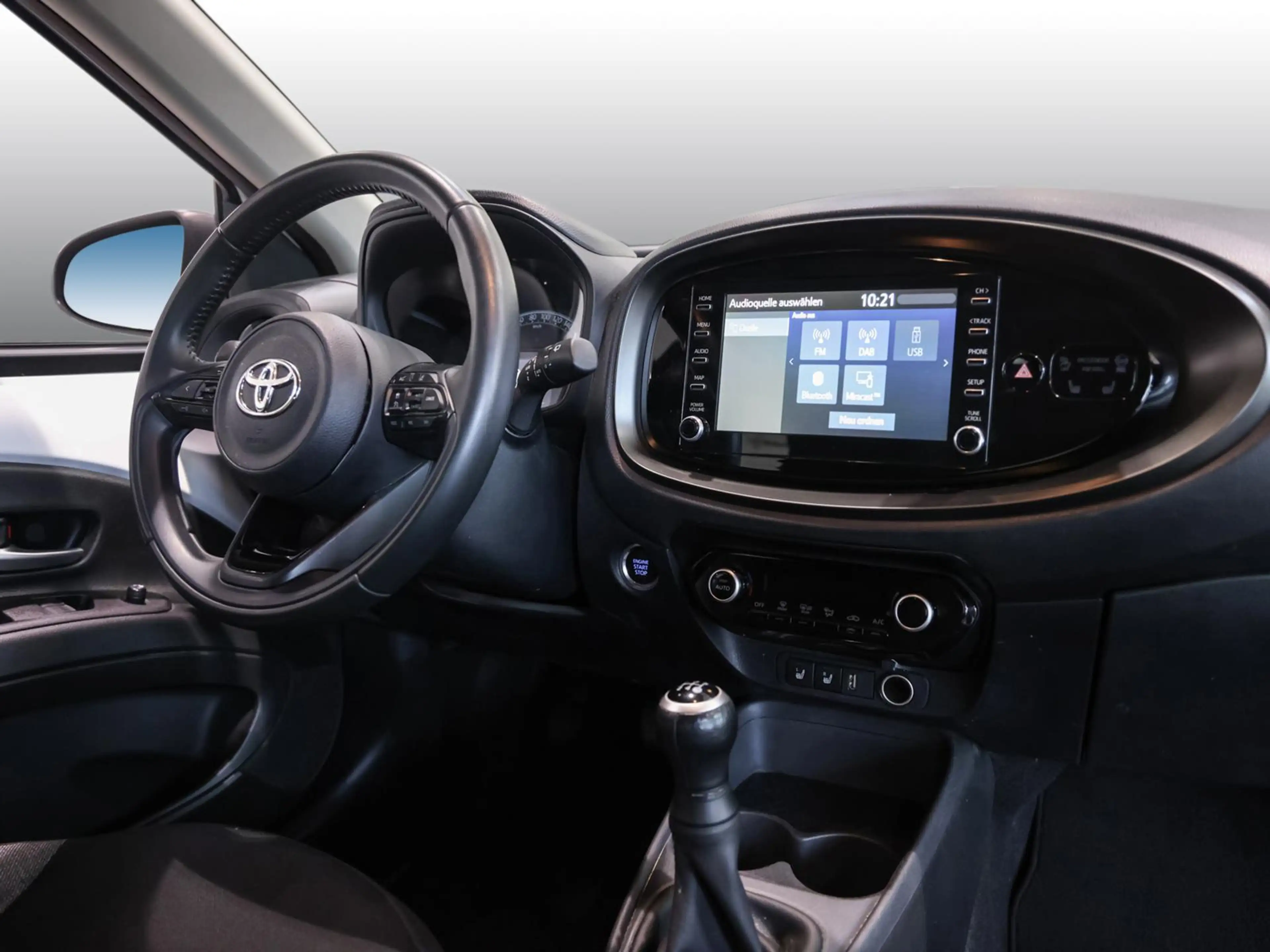 Toyota Aygo X 1.0 VVT-i Play SHZ PDC KLIMA BT ZV SERVO — photo 5
