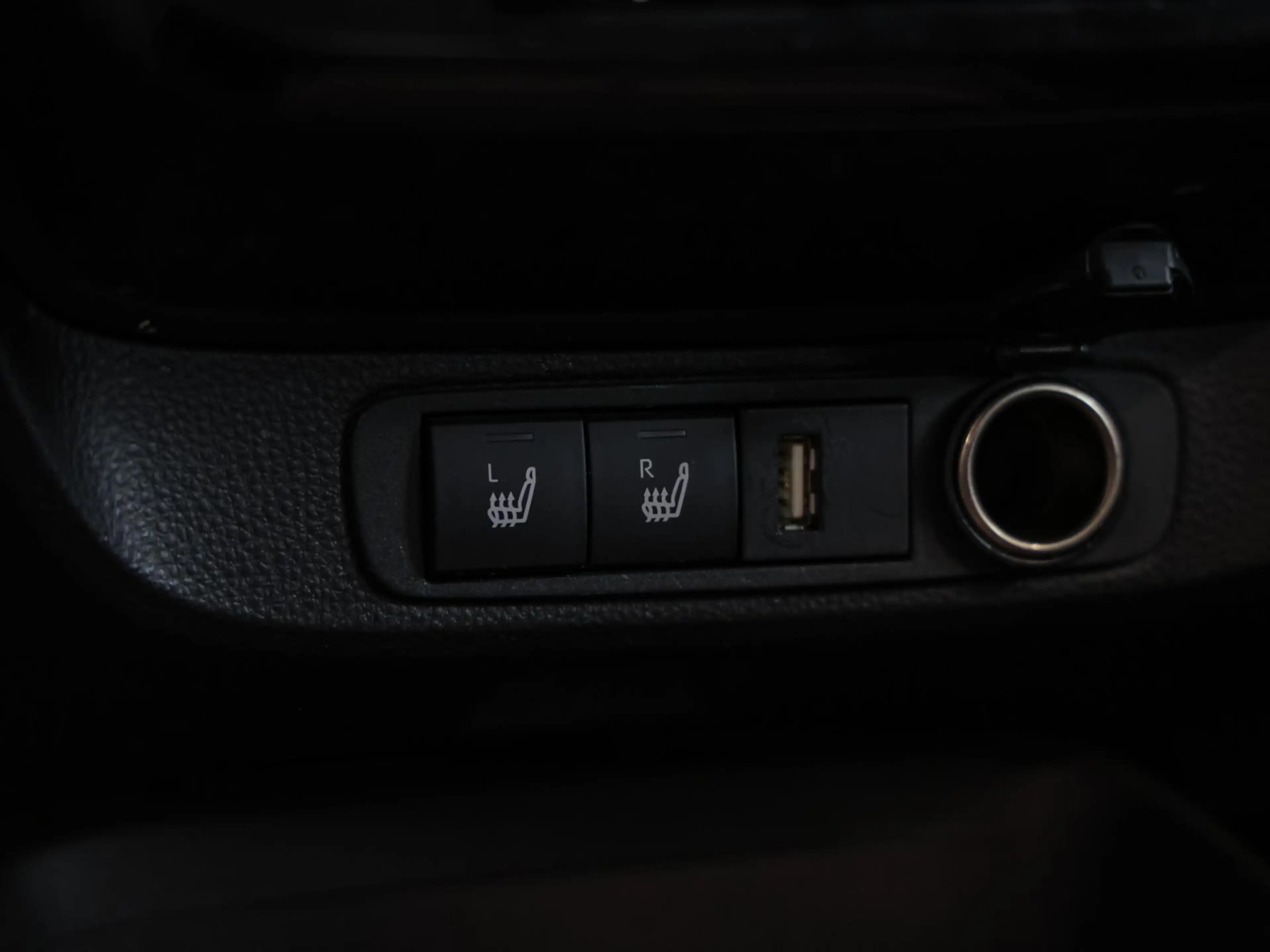 Toyota Aygo X 1.0 VVT-i Play SHZ PDC KLIMA BT ZV SERVO — photo 14