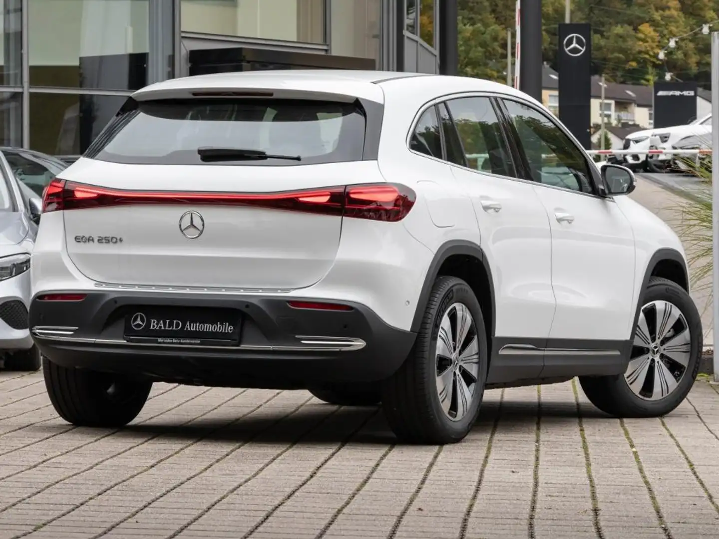 Mercedes-Benz EQA 250 + Progressive/Distr/Memo/LED/Ambi/Cam/18" Weiß - 2