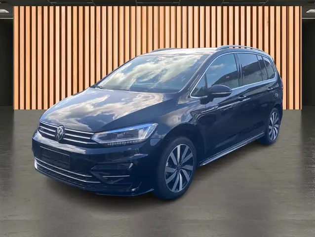 Volkswagen Touran view 2