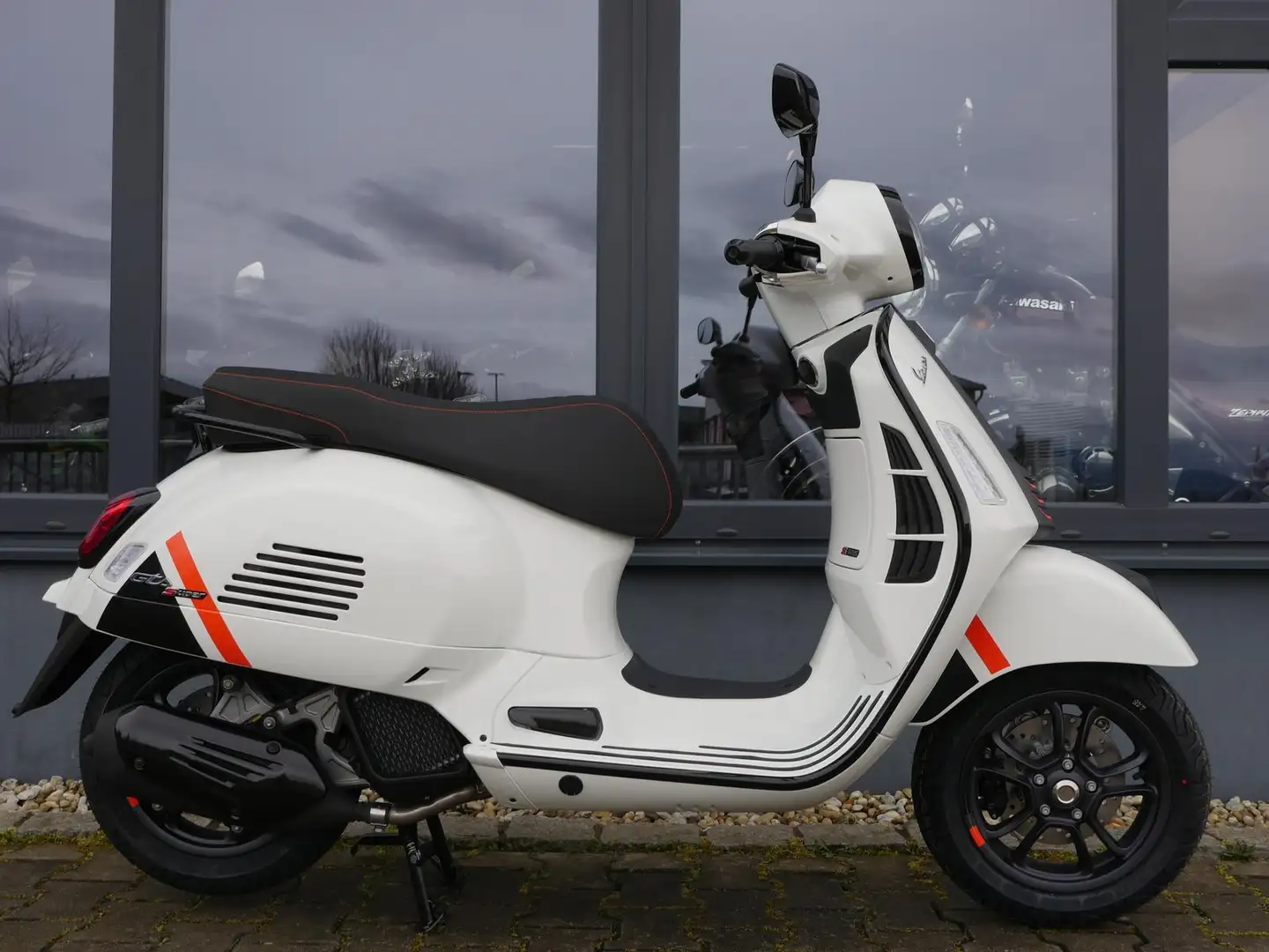 Vespa GTS 125 Supersport - 2024/2025 - mehrere Farben - 2