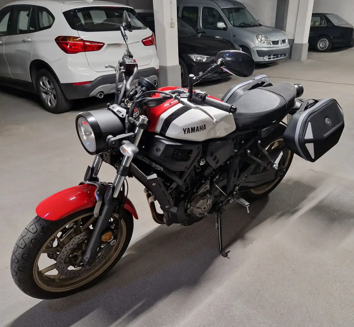Yamaha XSR 700 Koffer Zubehör Weiß - 1