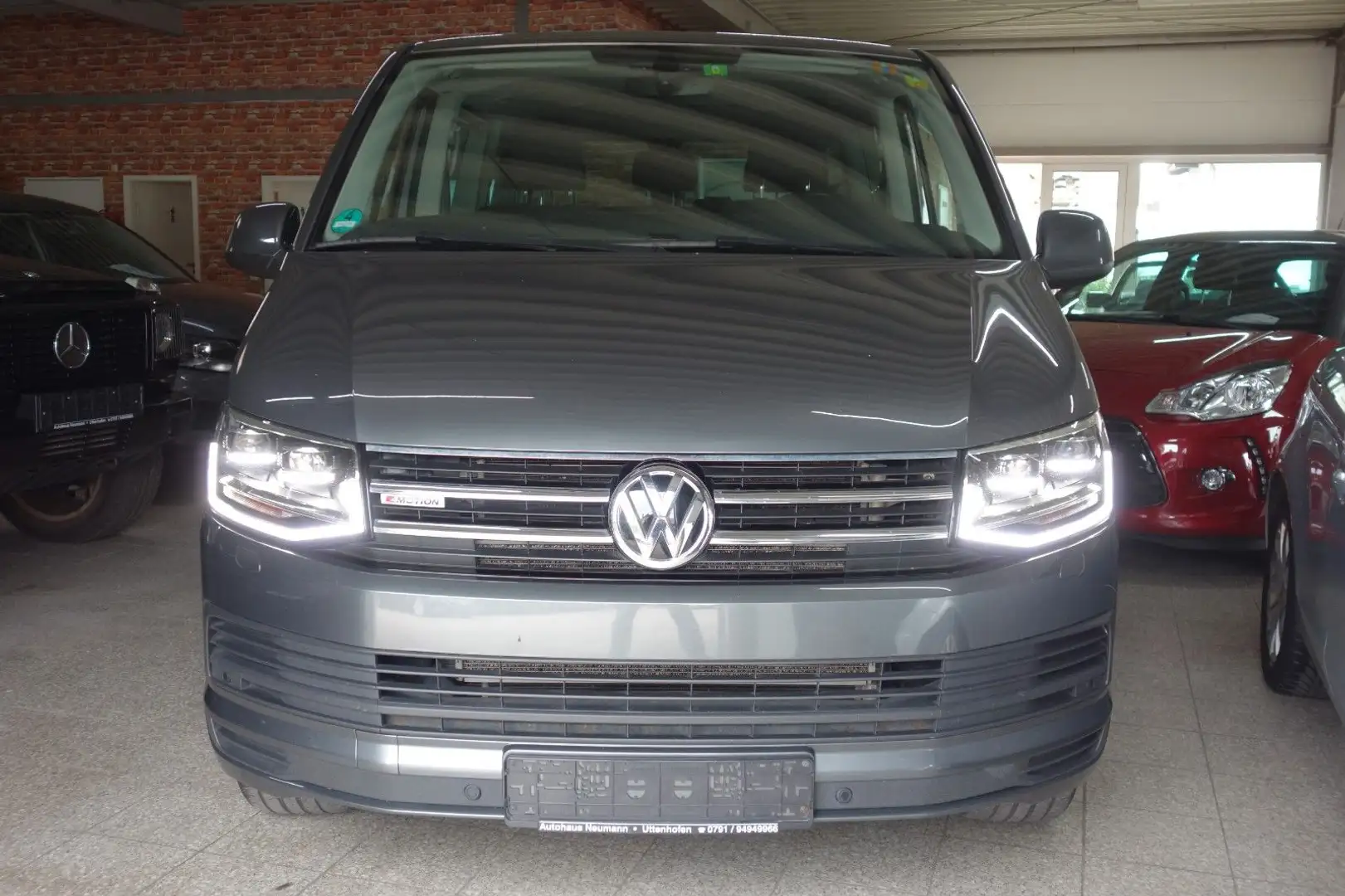 Volkswagen T6 Caravelle T6-4 Motion-DSG-8 Sitze-LED-Navi-AHK-Flügeltür Grau - 2