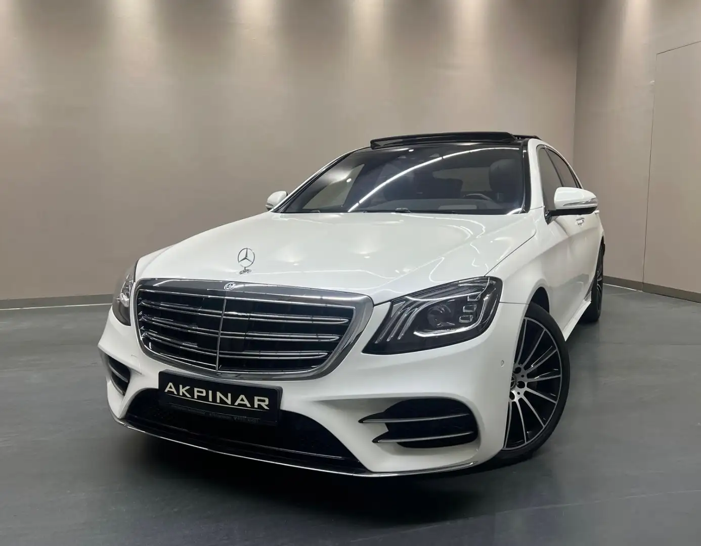 Mercedes-Benz S 560 S560 4MATIC L *AMG LINE*PANO*CHAUFFEUR* Weiß - 1