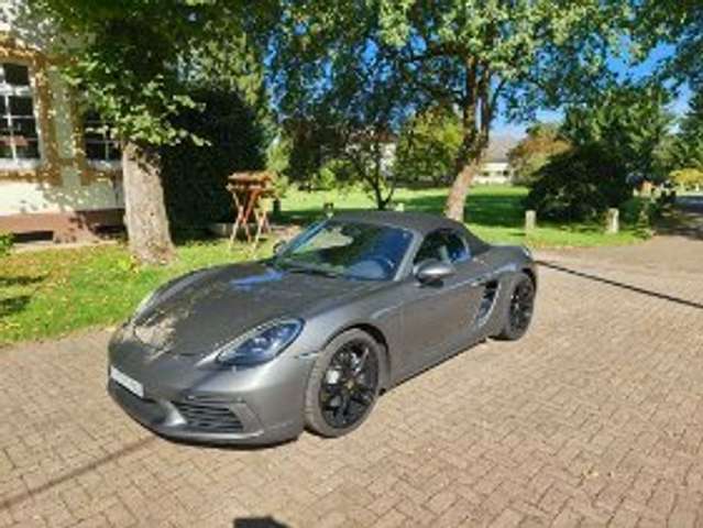 Imagine Porsche Boxster 718 (Roadster)