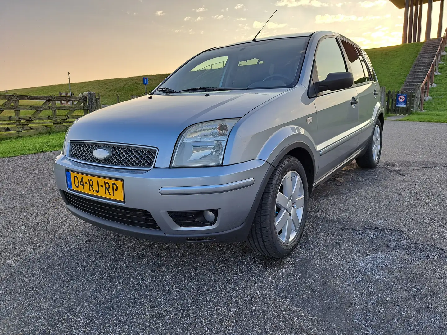 Ford Fusion 1.4 16v futura - 2