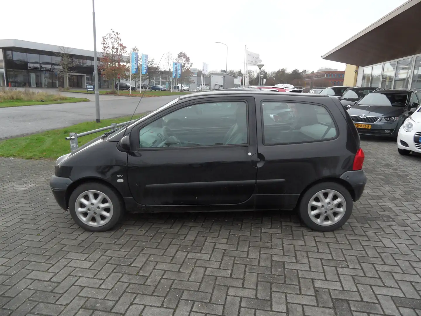 Renault Twingo 1.2-16V Expression Schwarz - 2