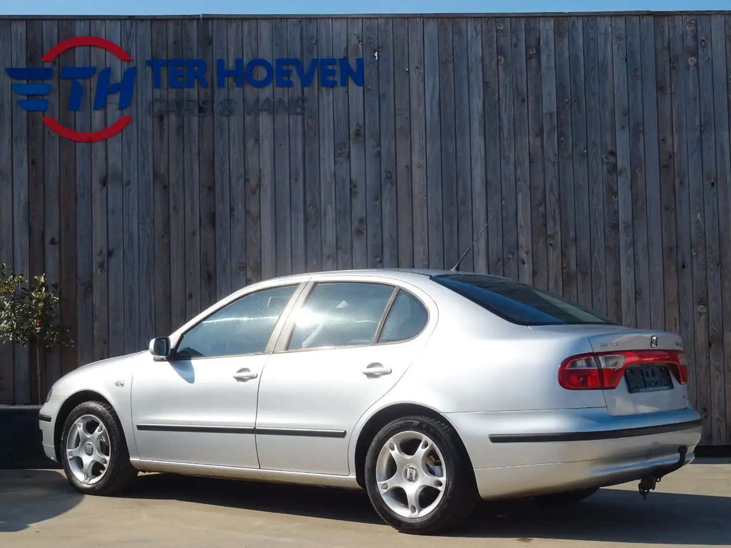 SEAT Toledo 1.9 TDI Klima Radio AHK 81 kW Euro 3 Srebrny - 2