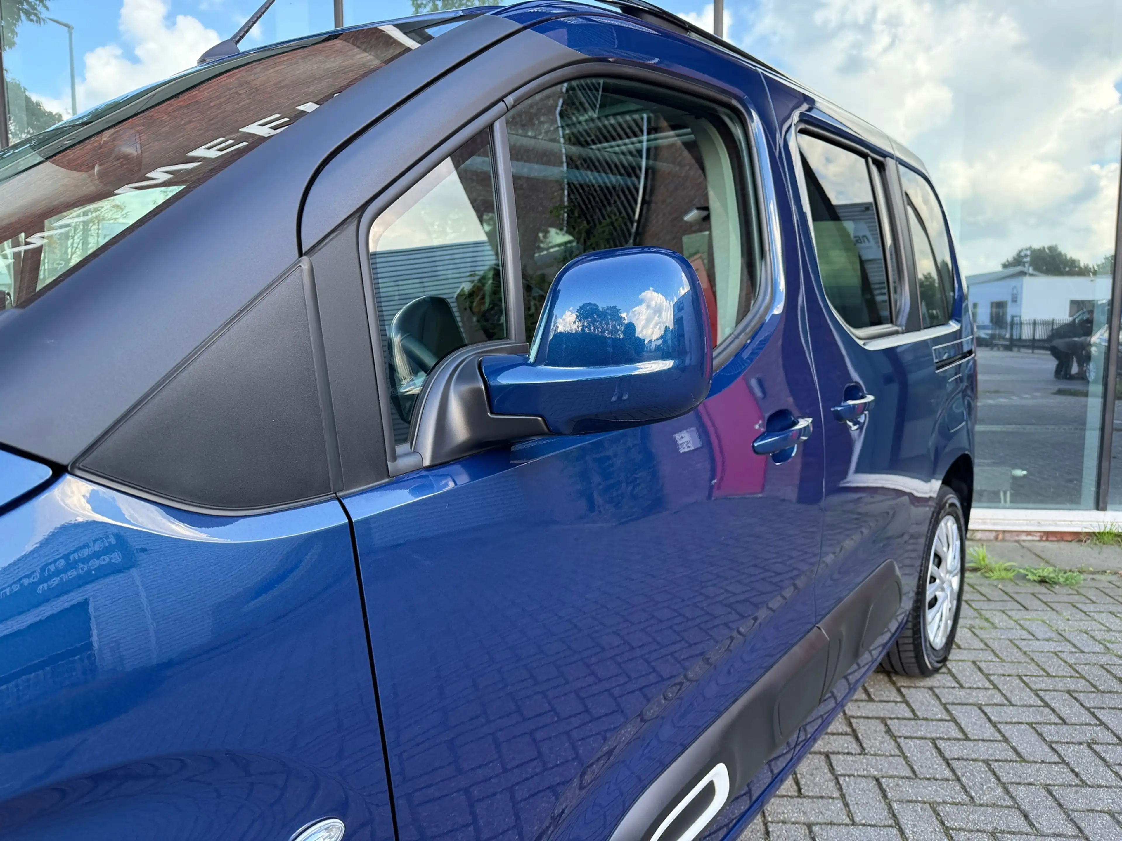 Citroen Berlingo 1.2 Turbo Shine - Climate - Panodak - Camera - Nav — photo 5