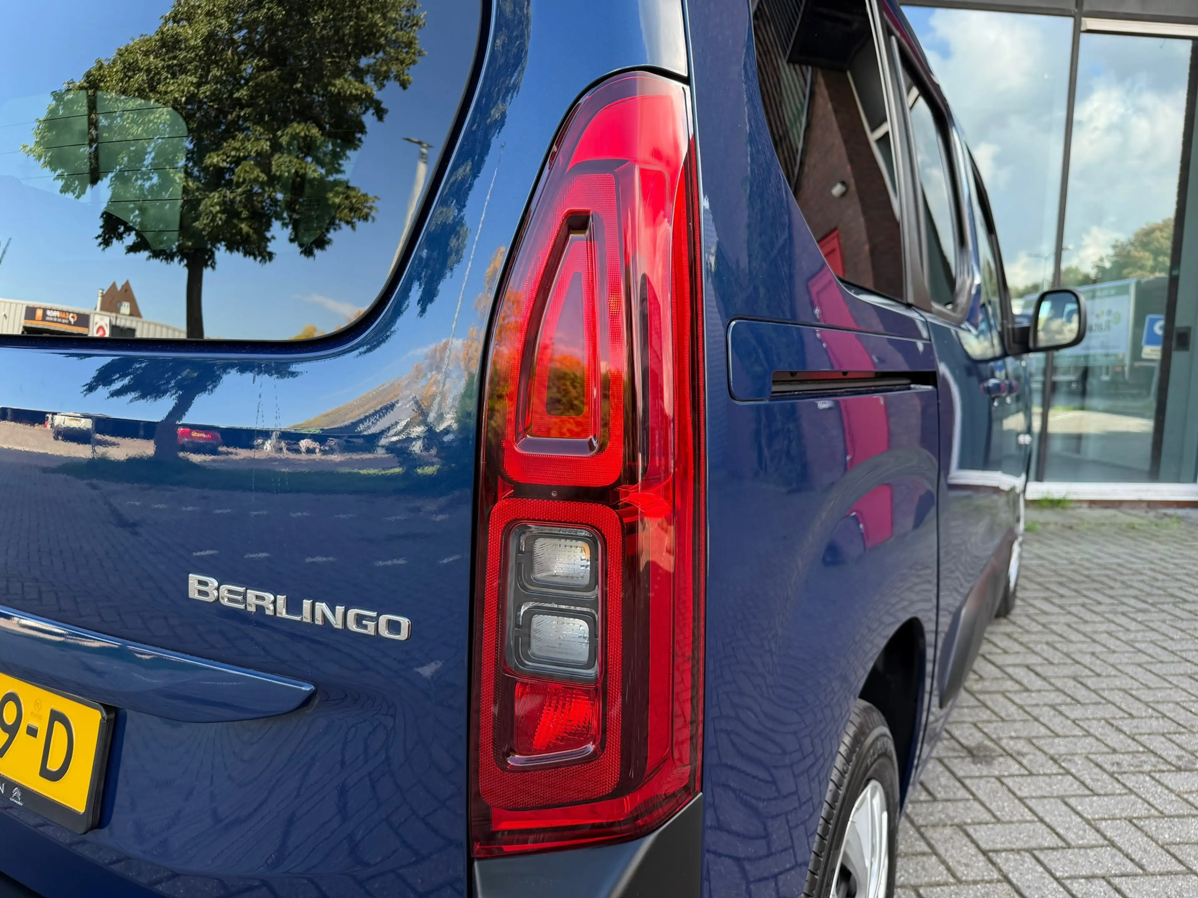 Citroen Berlingo 1.2 Turbo Shine - Climate - Panodak - Camera - Nav — photo 27