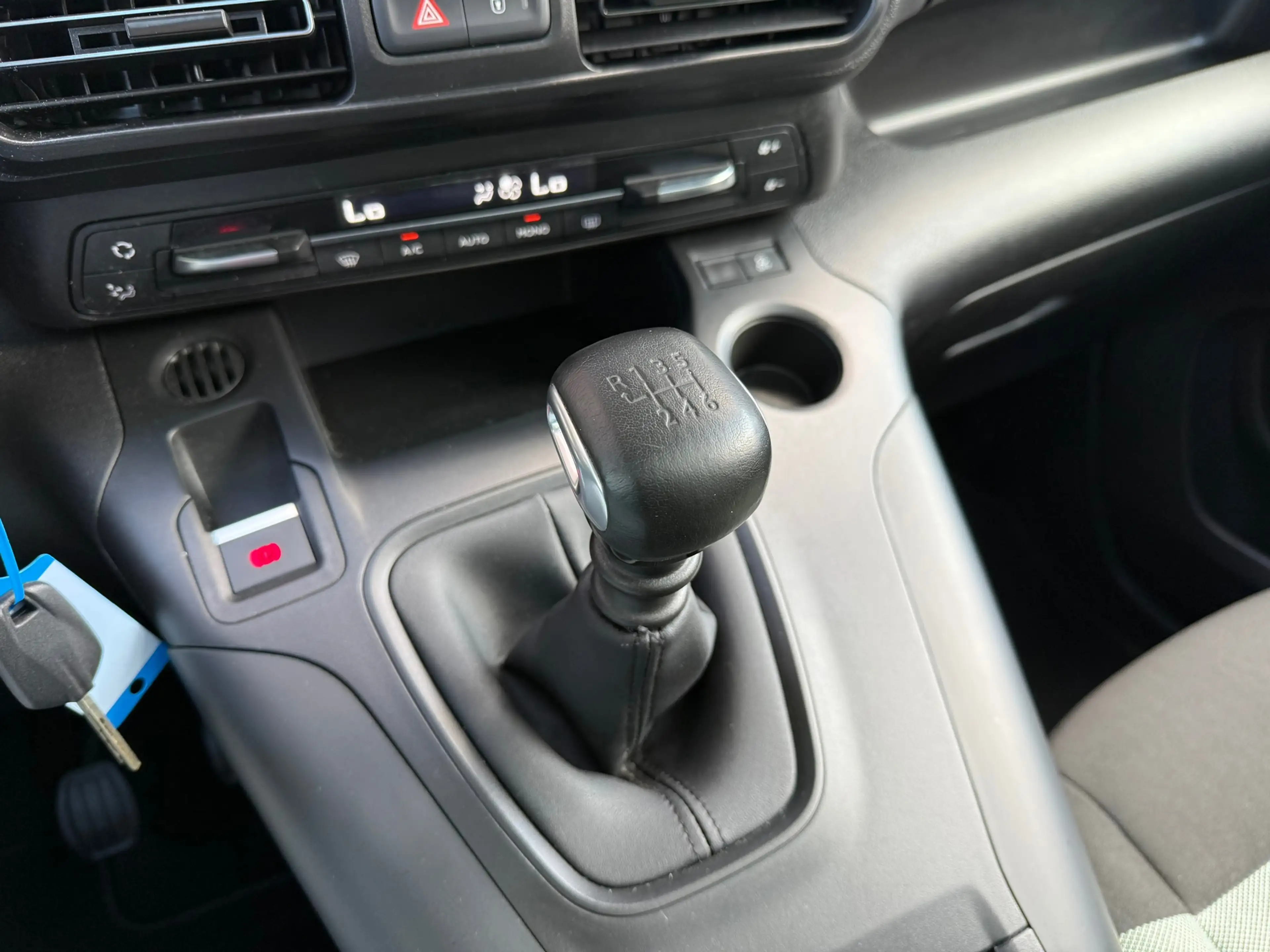 Citroen Berlingo 1.2 Turbo Shine - Climate - Panodak - Camera - Nav — photo 40