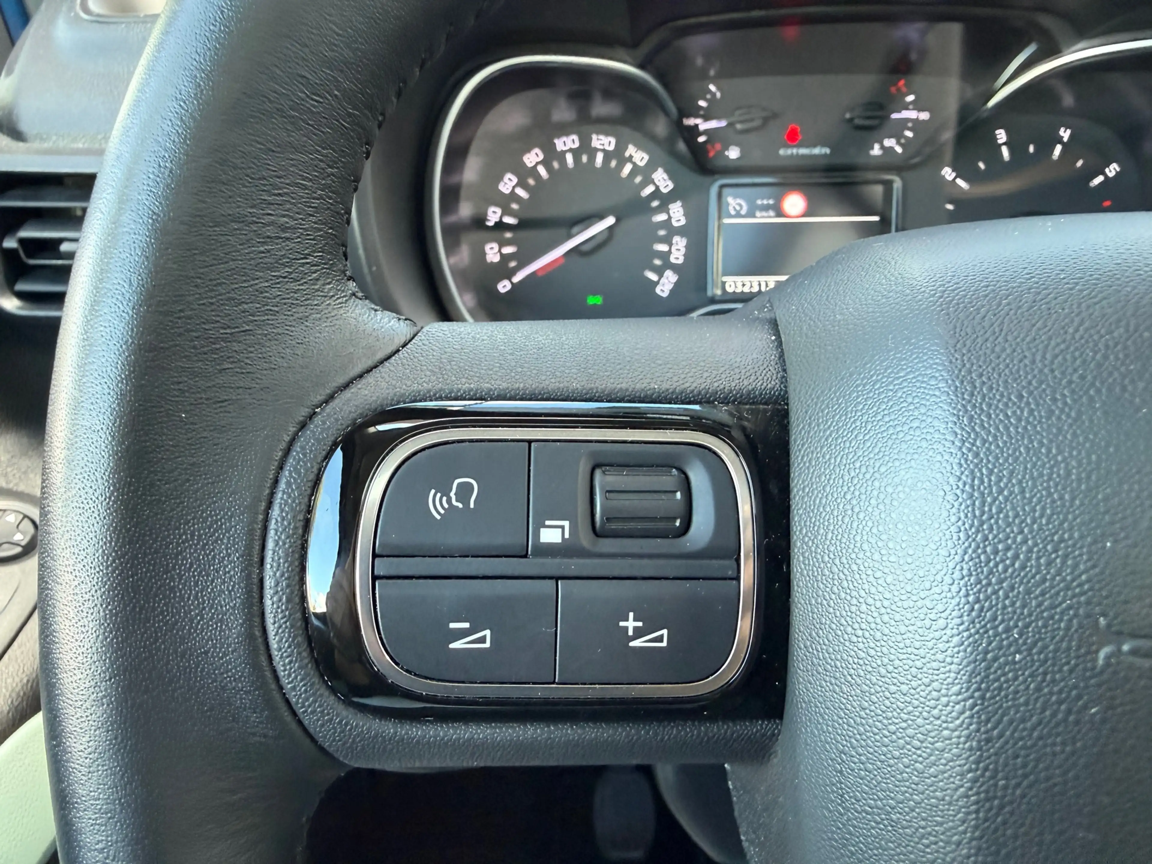 Citroen Berlingo 1.2 Turbo Shine - Climate - Panodak - Camera - Nav — photo 22