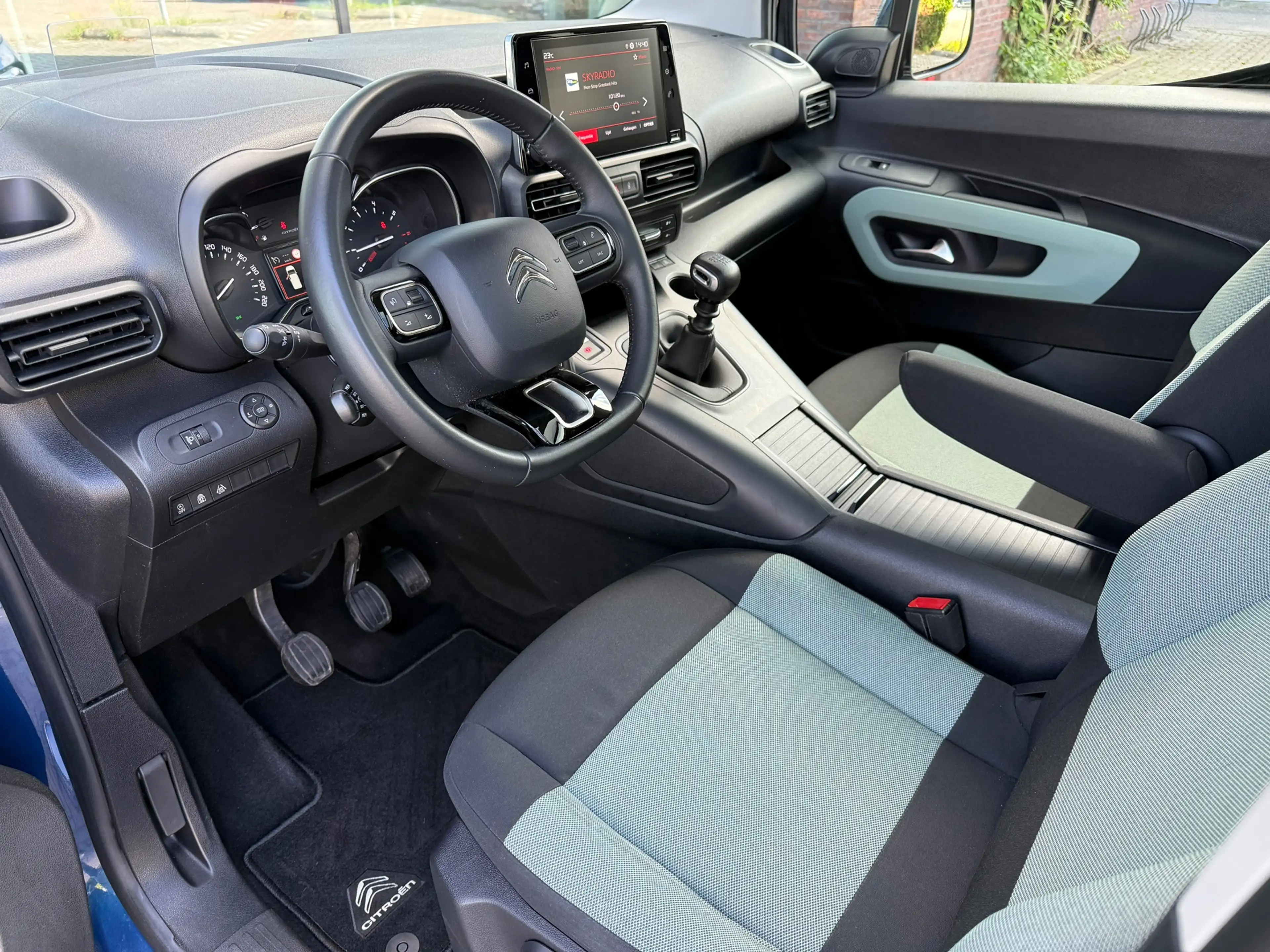 Citroen Berlingo 1.2 Turbo Shine - Climate - Panodak - Camera - Nav — photo 18