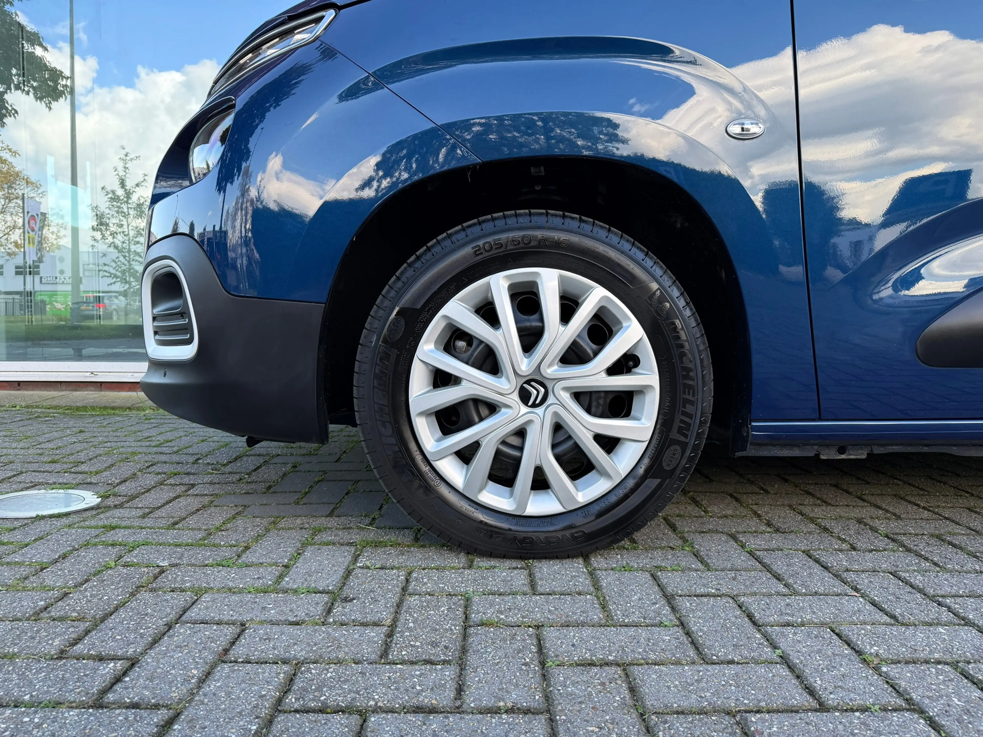 Citroen Berlingo 1.2 Turbo Shine - Climate - Panodak - Camera - Nav — photo 9
