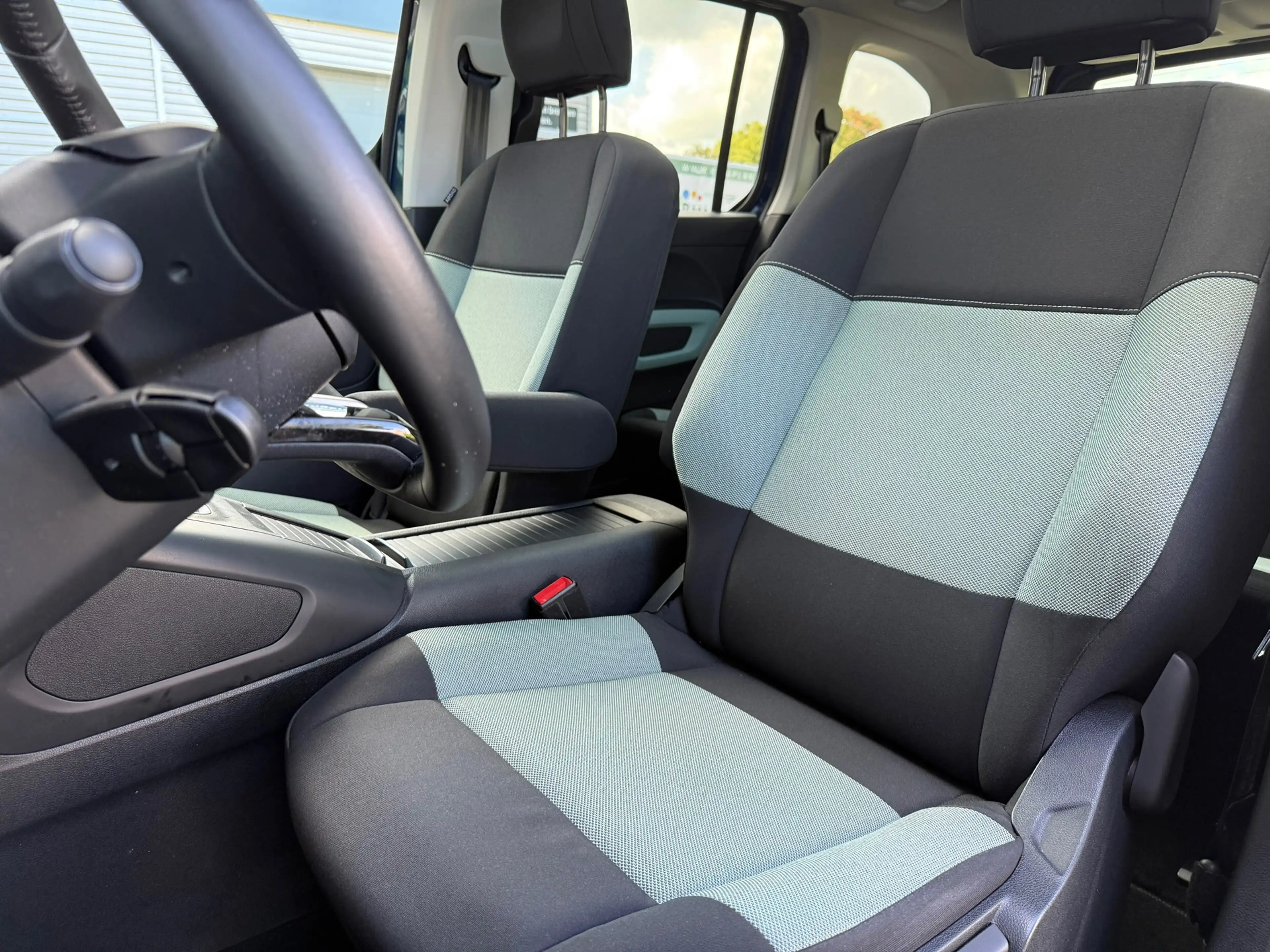 Citroen Berlingo 1.2 Turbo Shine - Climate - Panodak - Camera - Nav — photo 26