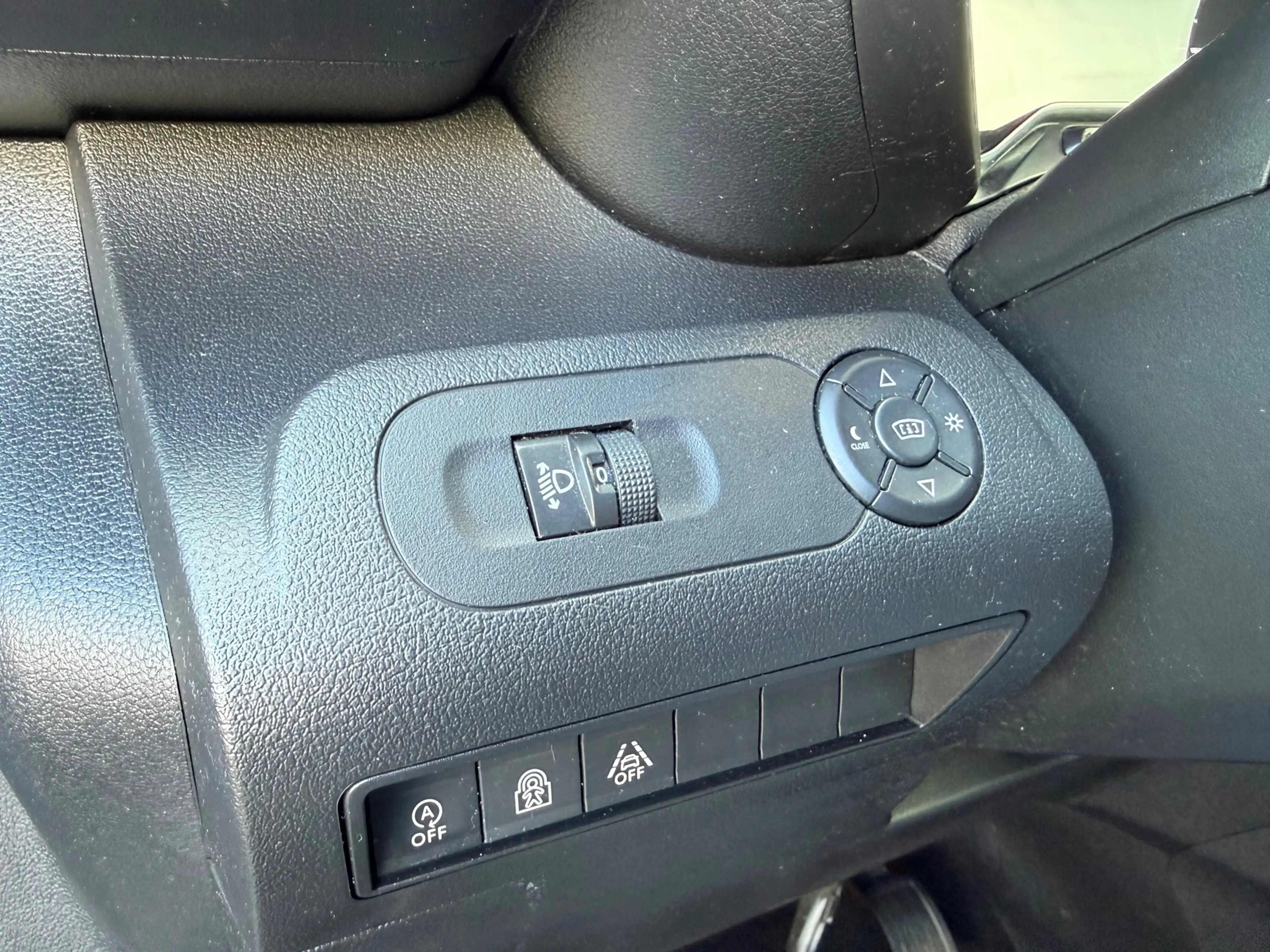 Citroen Berlingo 1.2 Turbo Shine - Climate - Panodak - Camera - Nav — photo 28
