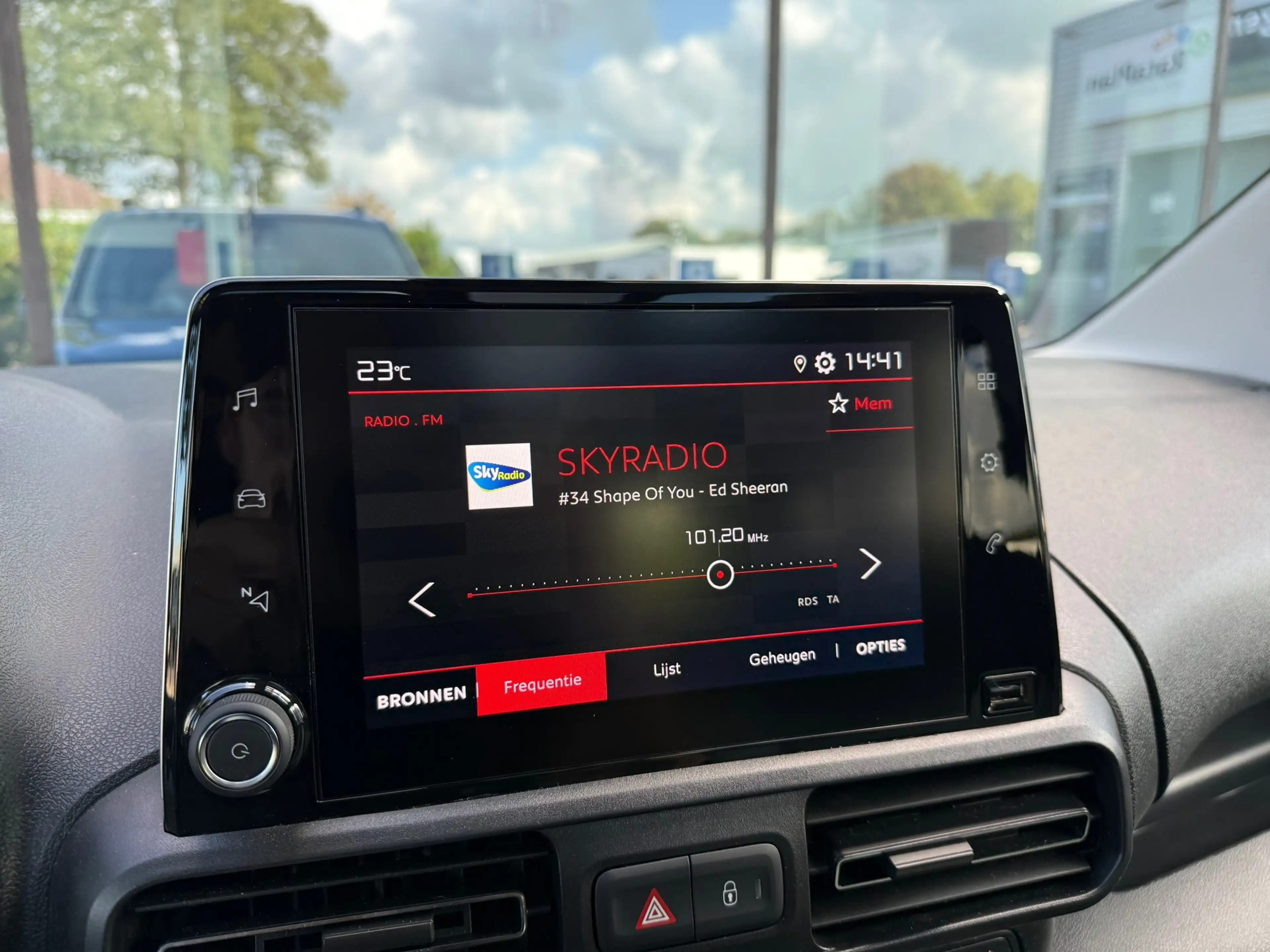 Citroen Berlingo 1.2 Turbo Shine - Climate - Panodak - Camera - Nav — photo 35