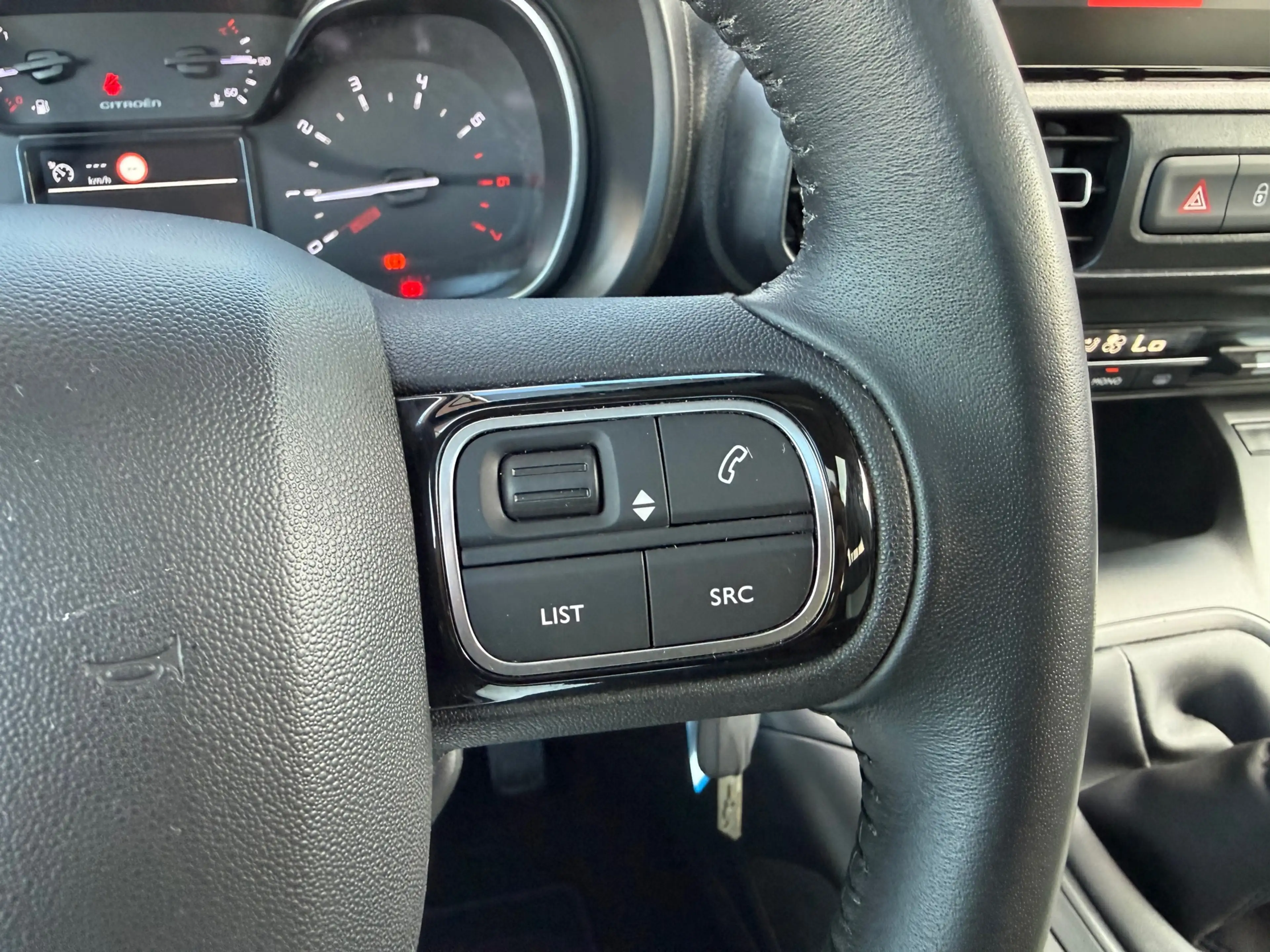 Citroen Berlingo 1.2 Turbo Shine - Climate - Panodak - Camera - Nav — photo 31