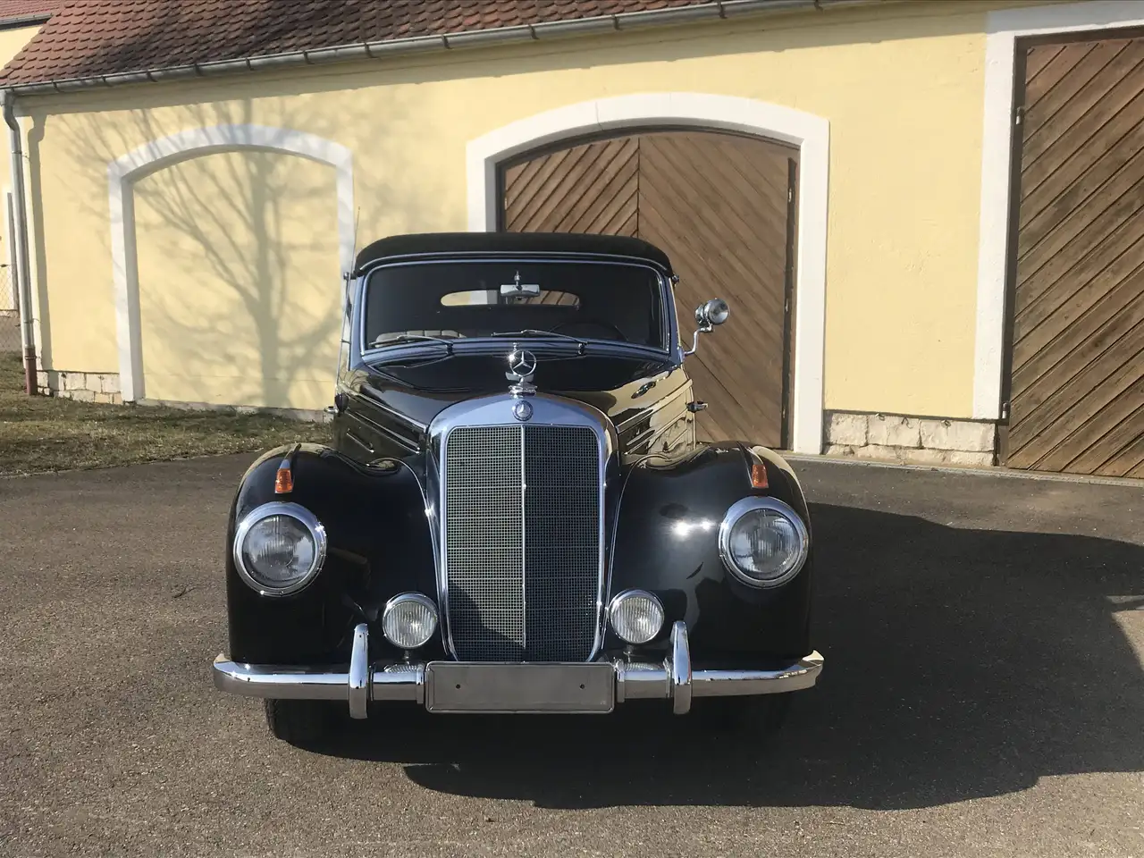 Mercedes-Benz 220 Cabrio A W187, foto 3