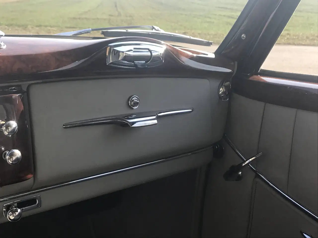 Mercedes-Benz 220 Cabrio A W187, foto 6