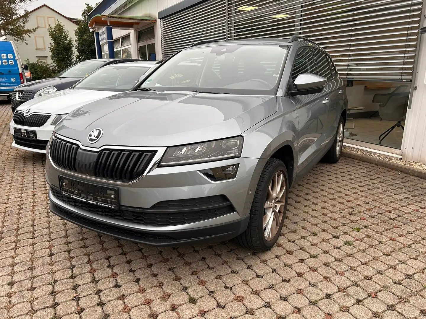 Skoda Karoq Style 1.5 TSI DSG AHK Virtual Navi LED APPc. Kessy Grau - 1