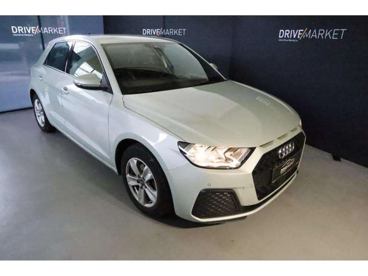 Audi A1 Sportback Silber - 1