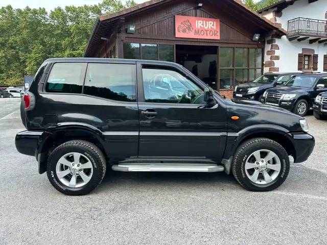 Nissan Terrano 2.7TDI Sport