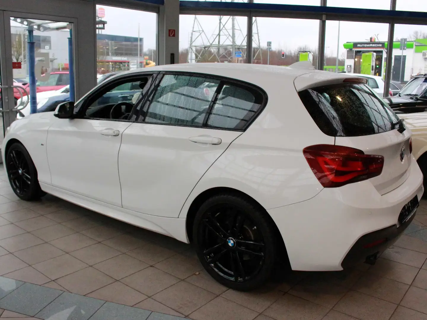 BMW 118 118 i M Sport Paket Weiß - 1