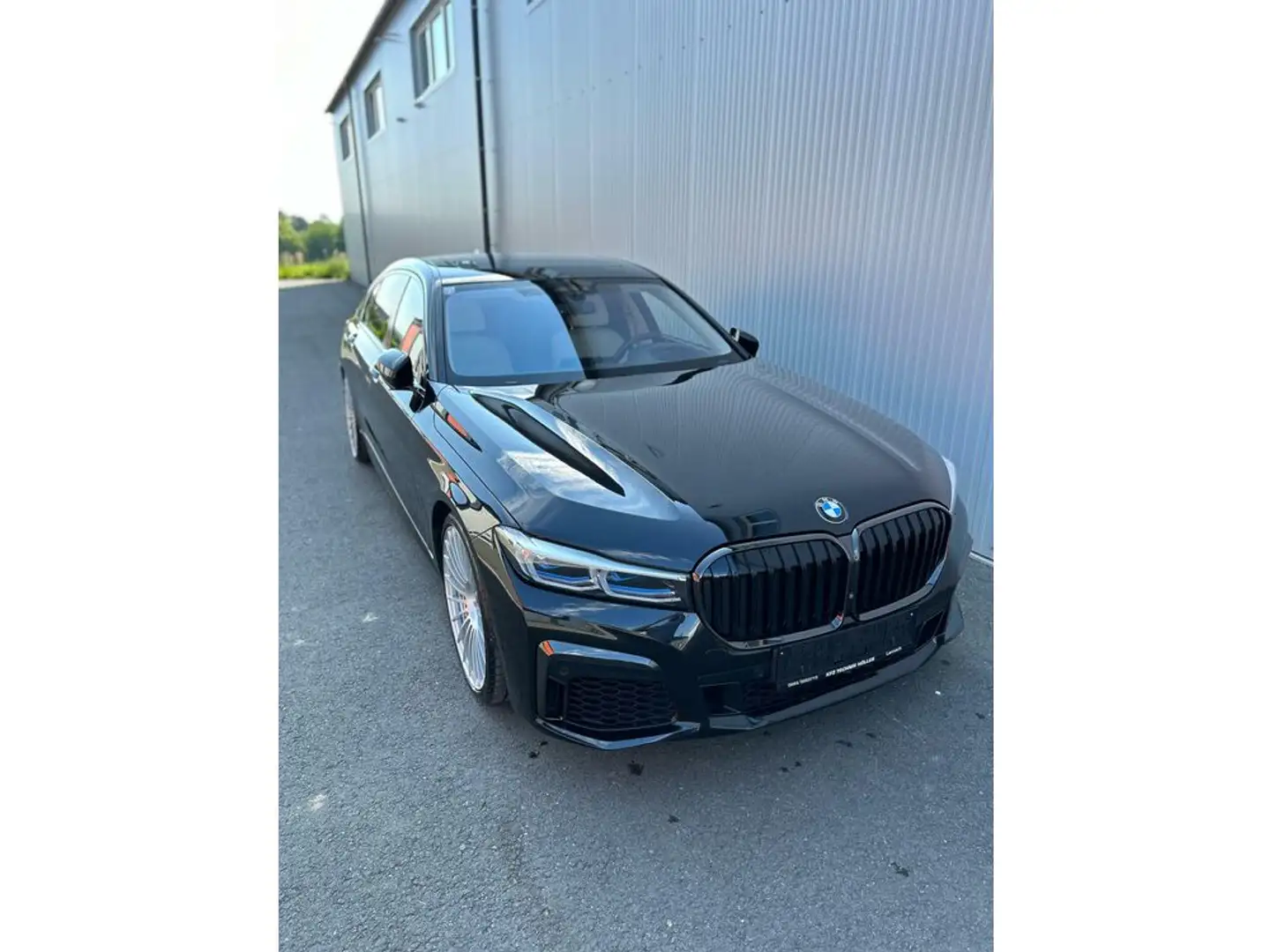 BMW 740 740d xDrive Aut. Schwarz - 1