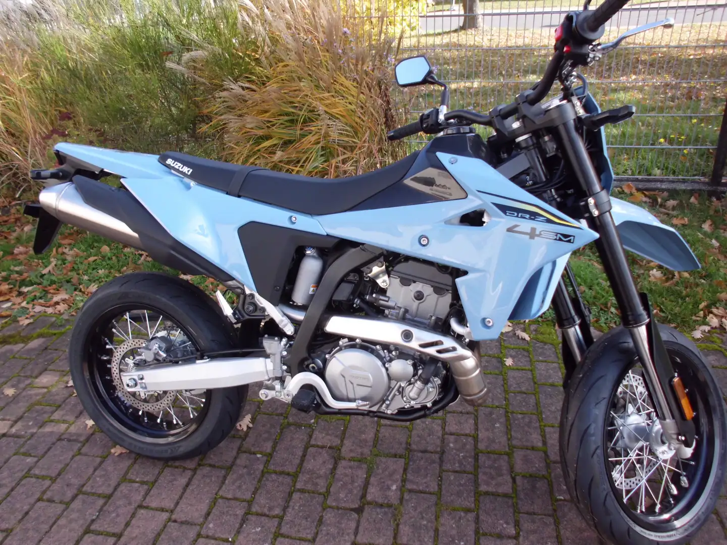 Suzuki DR-Z4SM DR-Z400SMRLM6 Grau - 1