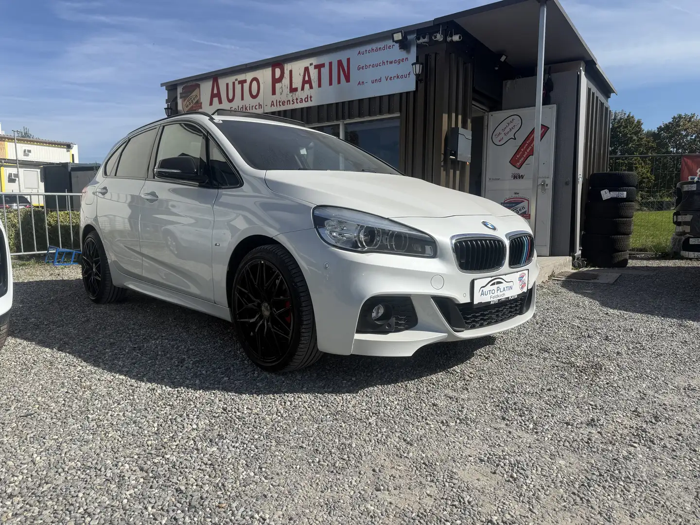 BMW 220 220d xDrive Active Tourer M Sport Aut. Weiß - 2
