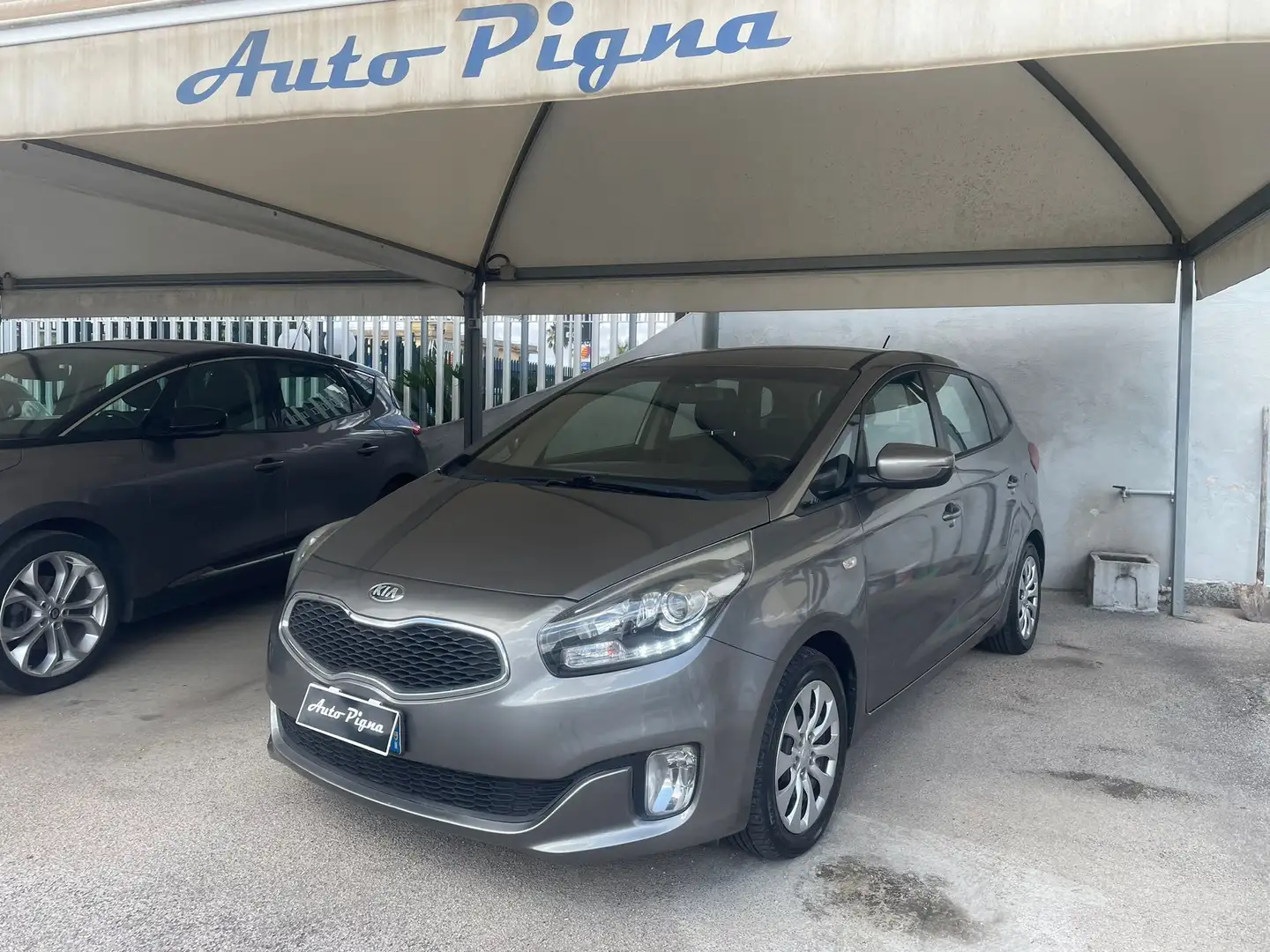 Kia Carens Carens IV  1.7 crdi Cool 115cv 5p. Gris - 1