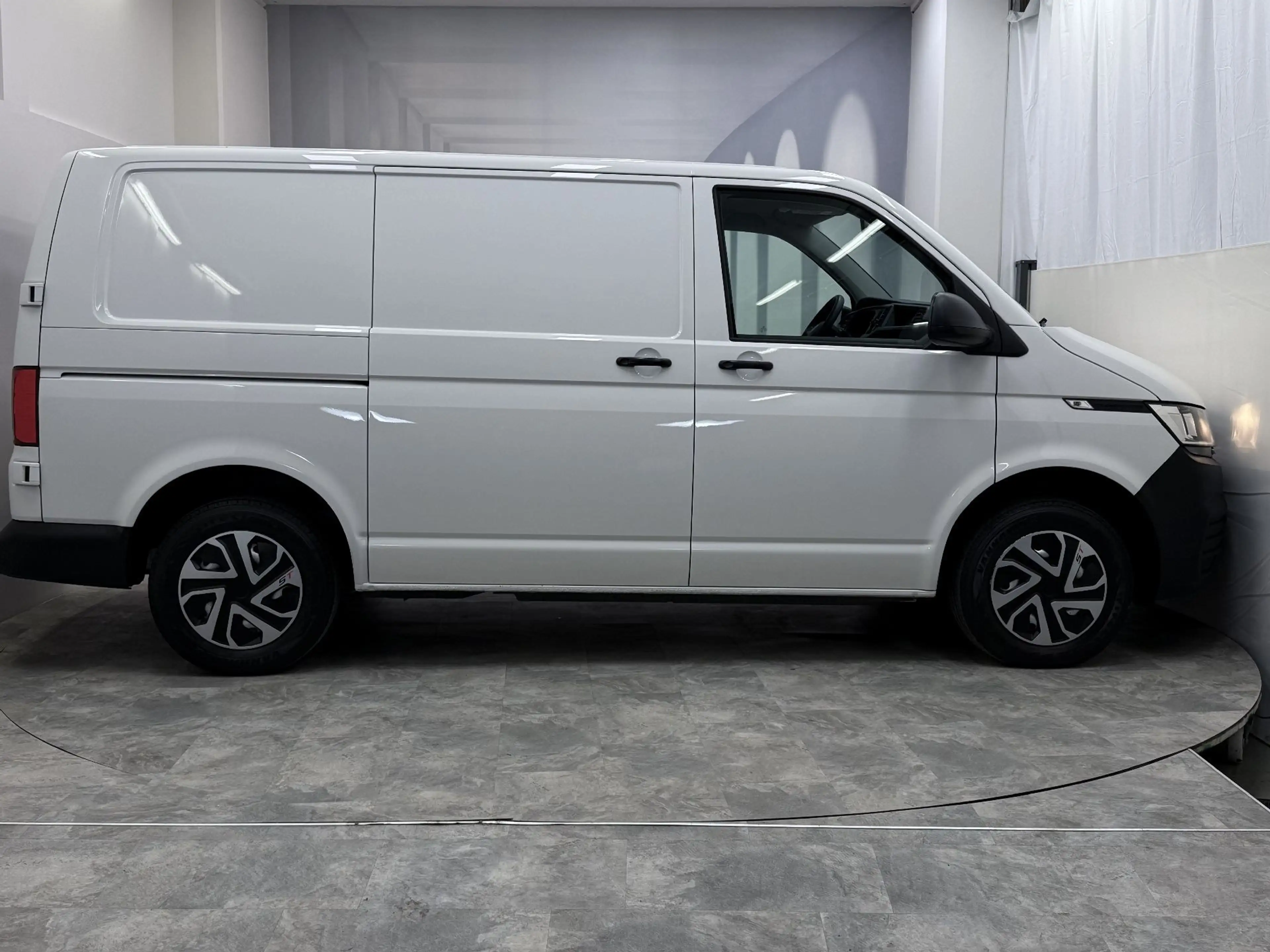 Volkswagen T6.1 Transporter ✅4 Motion ✅ AHK ✅MWST. ✅ — photo 4