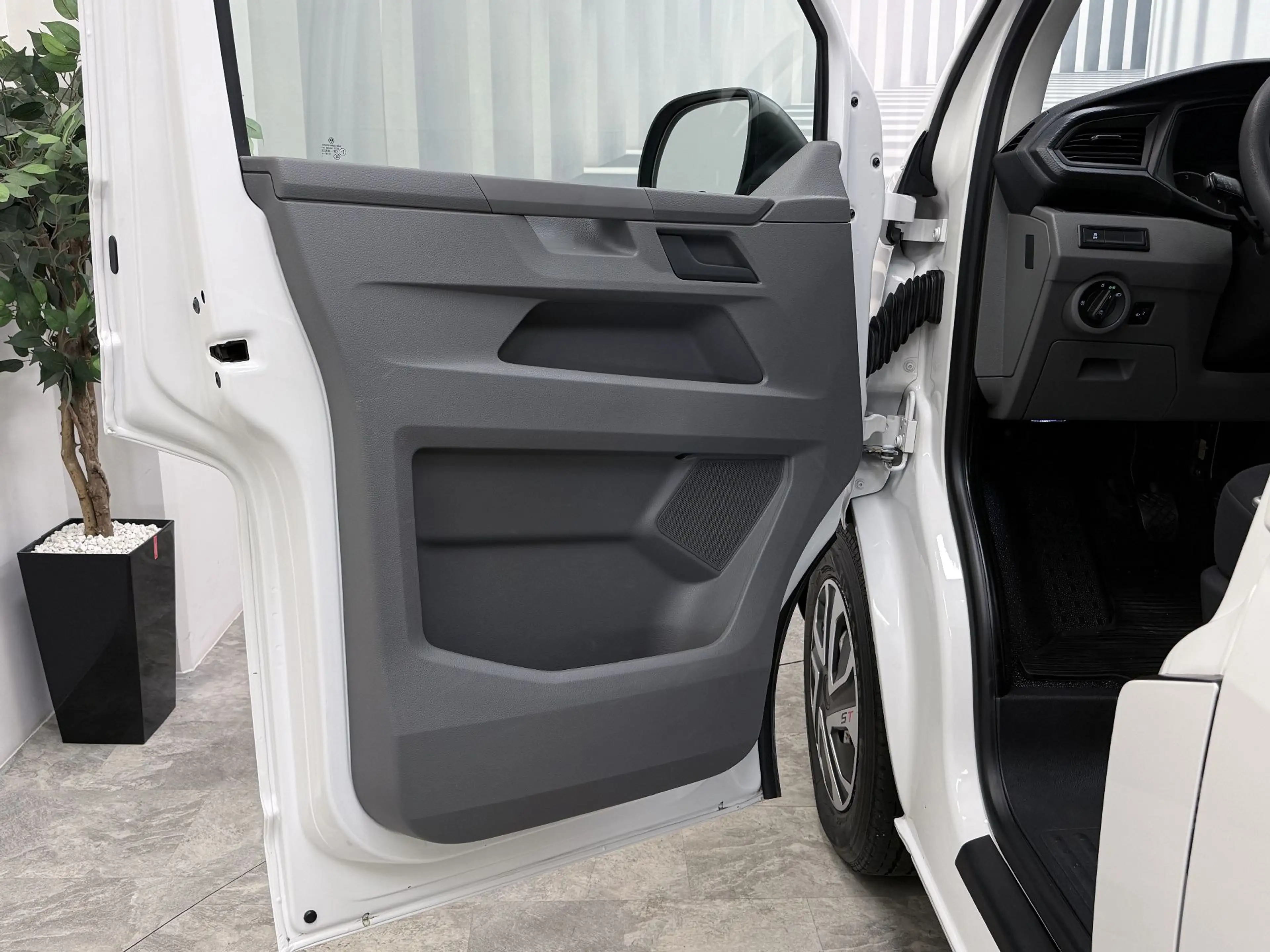 Volkswagen T6.1 Transporter ✅4 Motion ✅ AHK ✅MWST. ✅ — photo 13