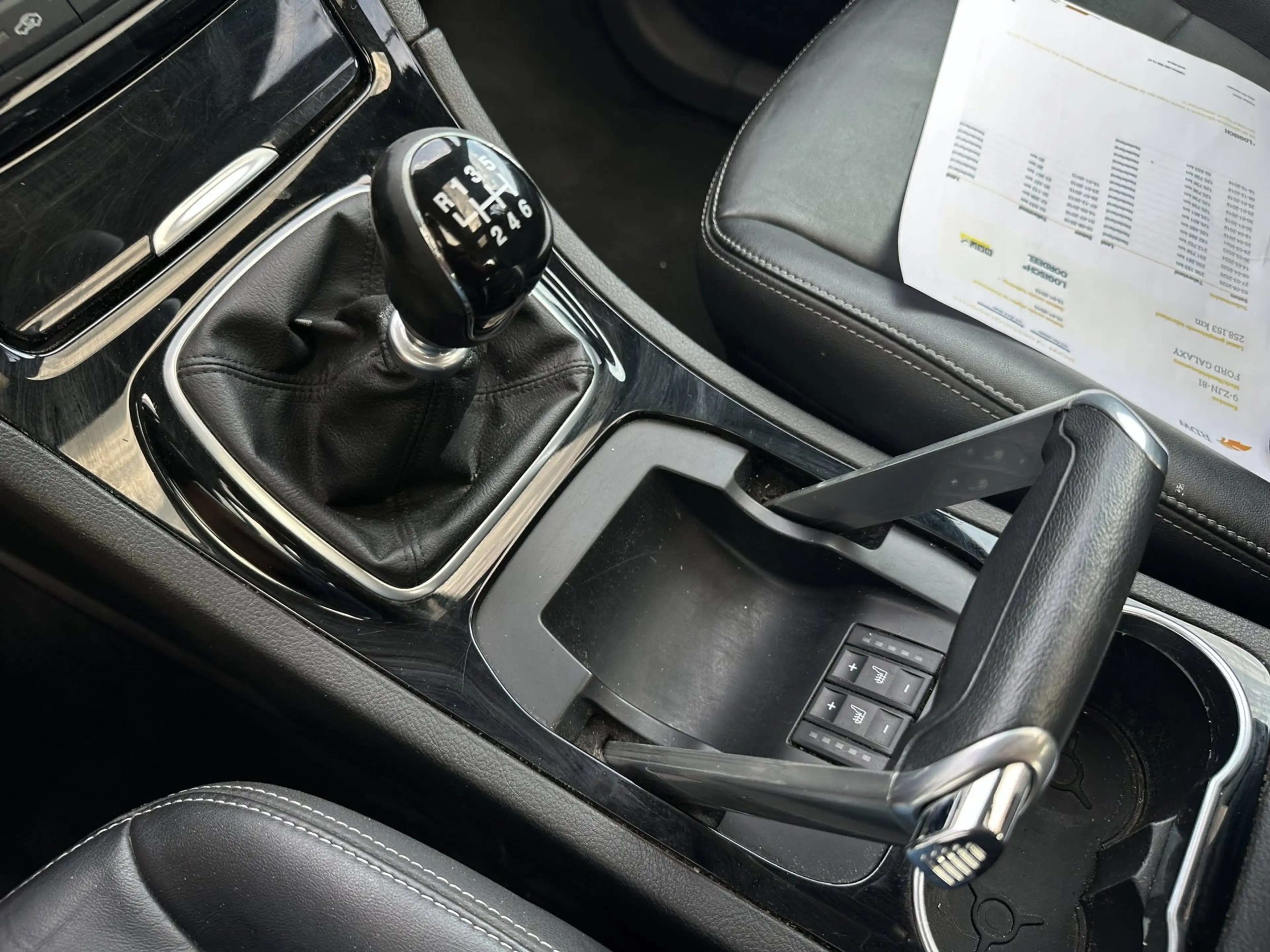Ford Galaxy 1.6 SCTi Platinum — photo 22