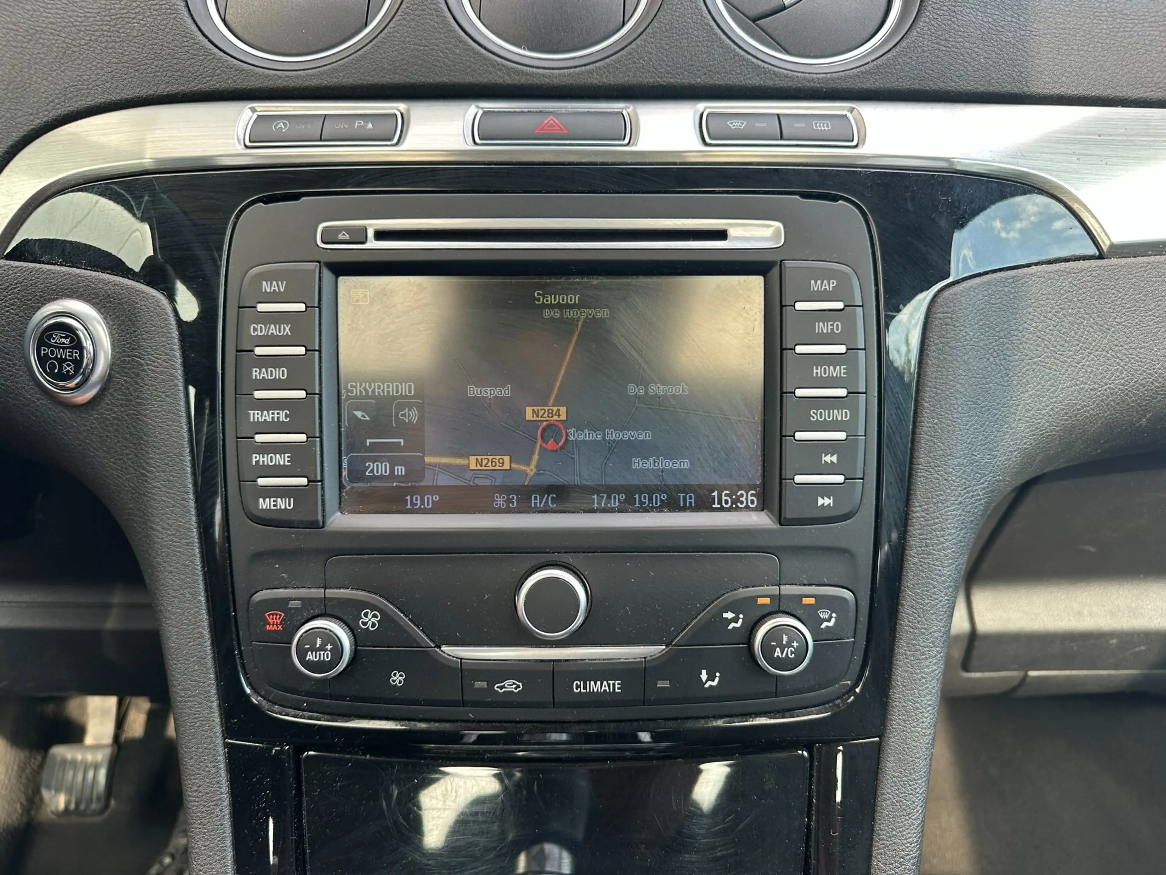 Ford Galaxy 1.6 SCTi Platinum — photo 20