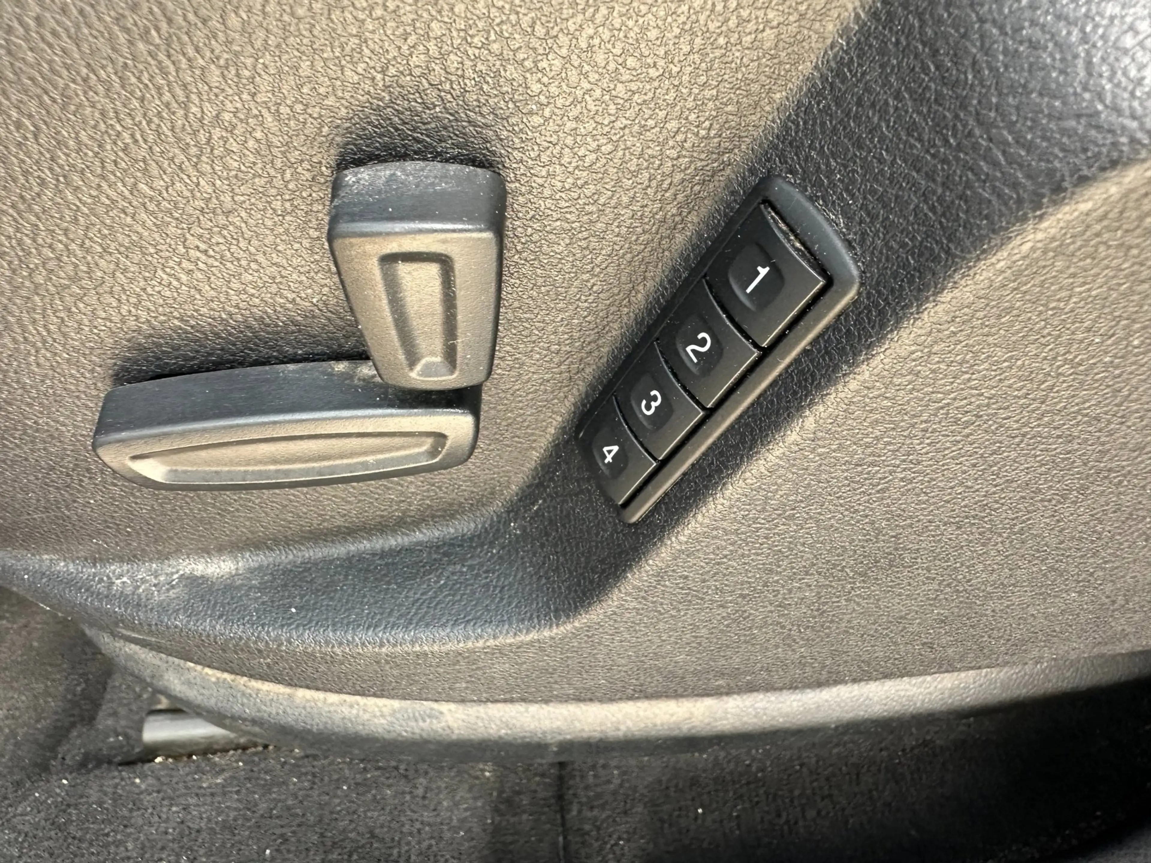 Ford Galaxy 1.6 SCTi Platinum — photo 25