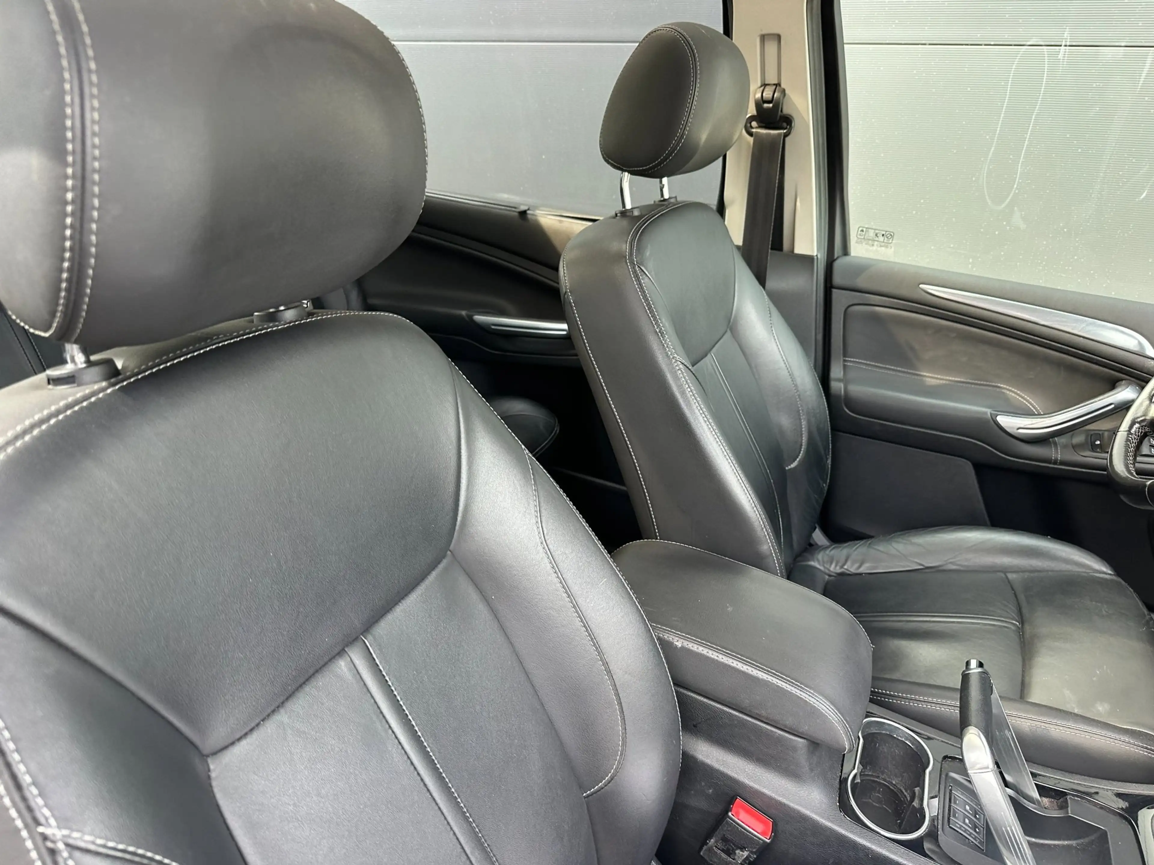 Ford Galaxy 1.6 SCTi Platinum — photo 13